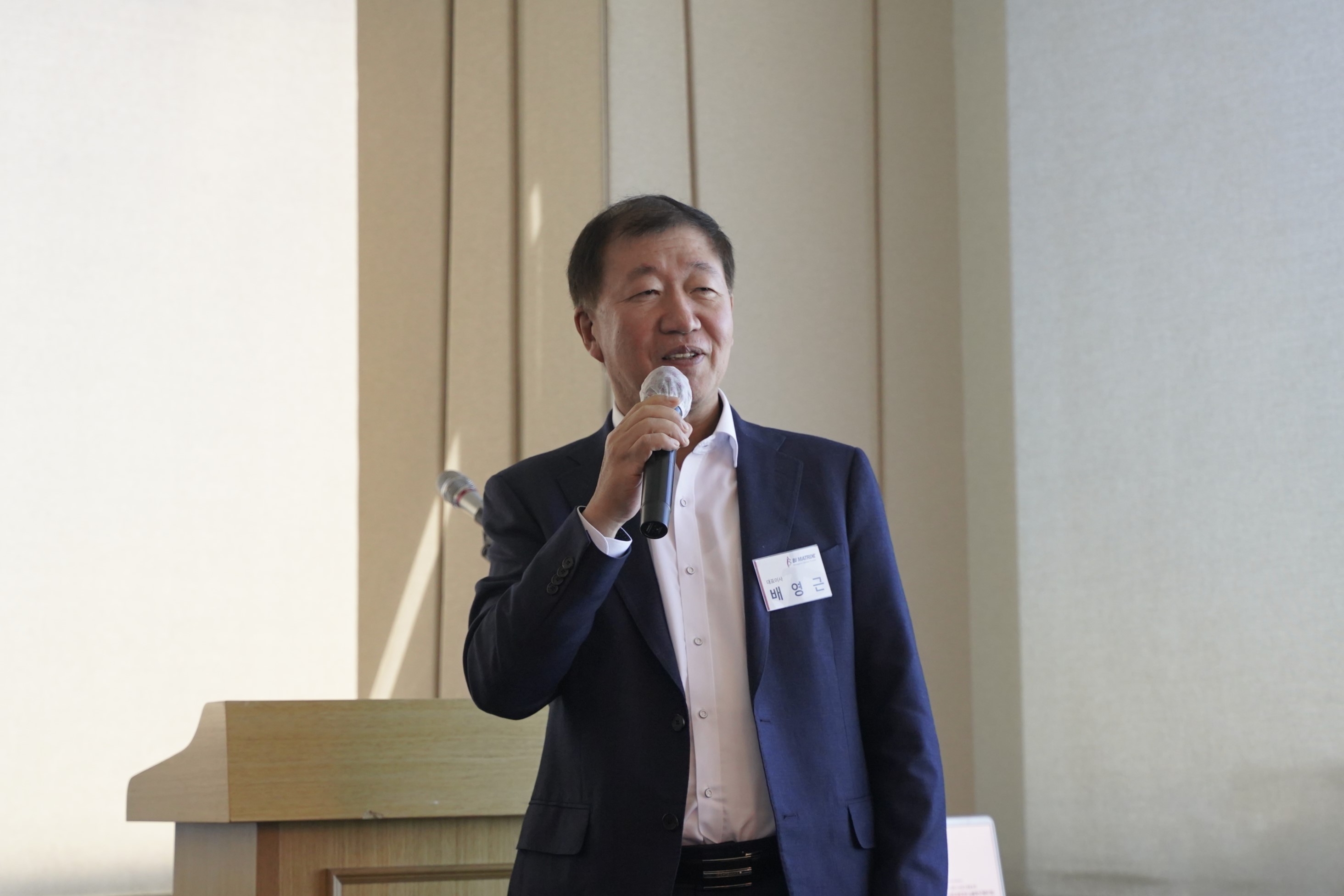 배영근 비아이매트릭스 대표가 17일 서울 여의도에서 열린 기자간담회에서 코스닥 시장 상장에 따른 향후 성장 전략과 비전을 발표하고 있다. /사진제공 = 비아이매트릭스