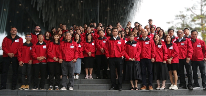 KCC(대표 정재훈)는 최근 말레이시아 현지 법인(KCM)의 주요 파트너 27개사 70여명을 한국 본사로 초청해 파트너십 강화를 위한 워크샵을 실시했다. 사진제공=KCC.