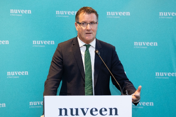 누빈(Nuveen)자산운용은 13일 서울 여의도 콘래드호텔에서 '글로벌 실물자산 시장 전망' 기자간담회를 개최했다. 마이크 세일즈 누빈 리얼에셋 CEO(최고경영자)가 기조연설을 하고 있다. / 사진제공= 누빈자산운용(2023.11.13)