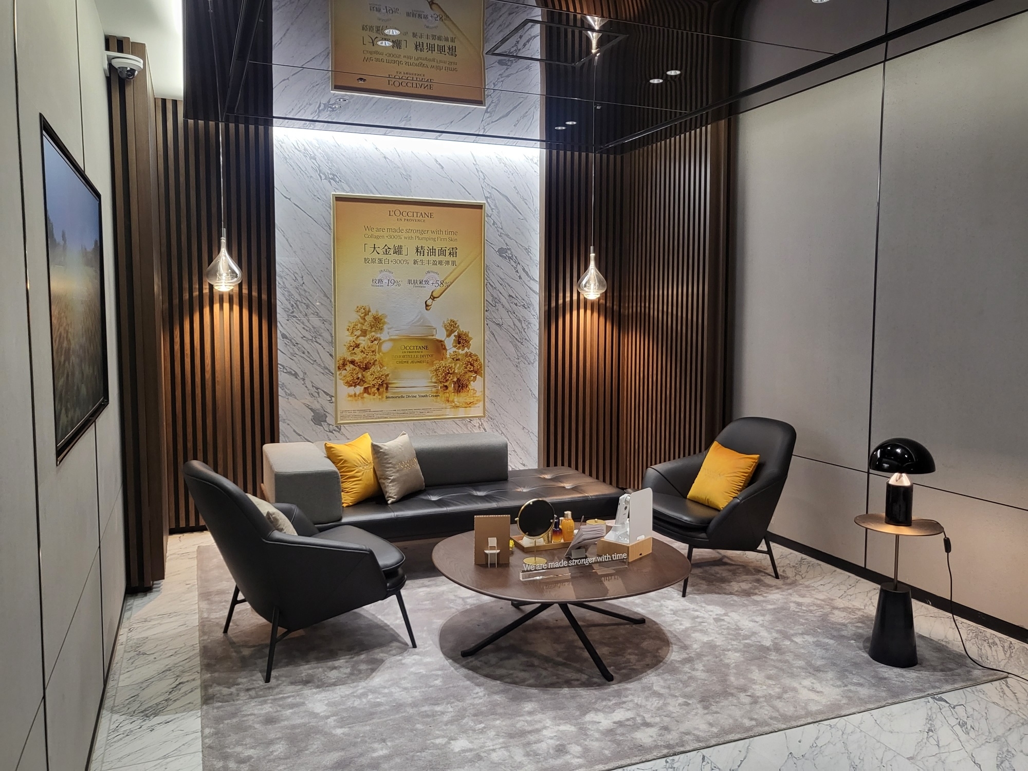 신라면세점이 뷰티클래스로 고객들의 관심을 얻고 있다. /사진제공=신라면세점