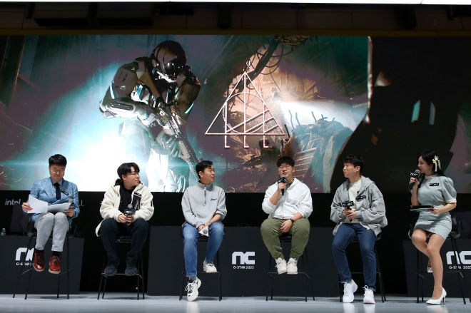 엔씨소프트(대표 김택진)는 지스타 2023 무대에서 ‘PLAY LLL’ 행사를 진행하며 출품작인 ‘LLL’을 소개했다. 사진제공=엔씨소프트.