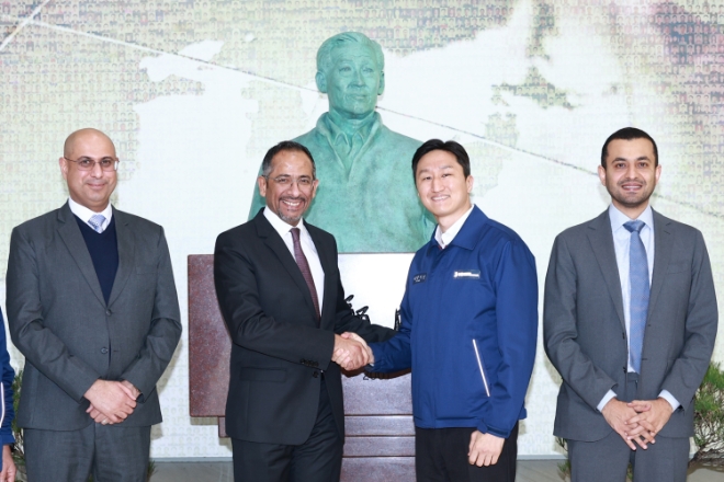 정기선 HD현대 부회장은 13일 HD현대중공업 울산 본사에서 사우디 반다르 이브라힘 알코라이예프(H.E. Bandar Ibrahim Alkhorayef) 산업광물자원부 장관과 사우디 산업개발기금(SIDF) CEO인 술탄 빈 칼리드 알사우드(H.H. Sultan Bin Khalid Al Saud) 왕자를 환담했다. 사진=HD현대.