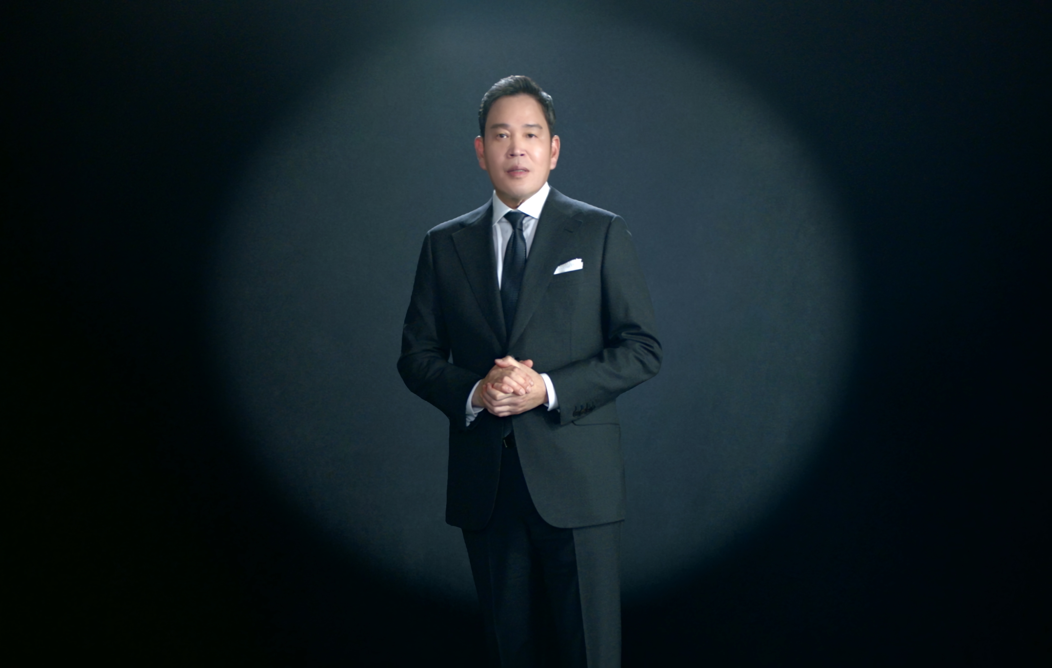 정용진 부회장은 "2024년에는 경영 의사 결정에 수익성이 중심이 돼야 한다"고 강조했다. /사진제공=신세계