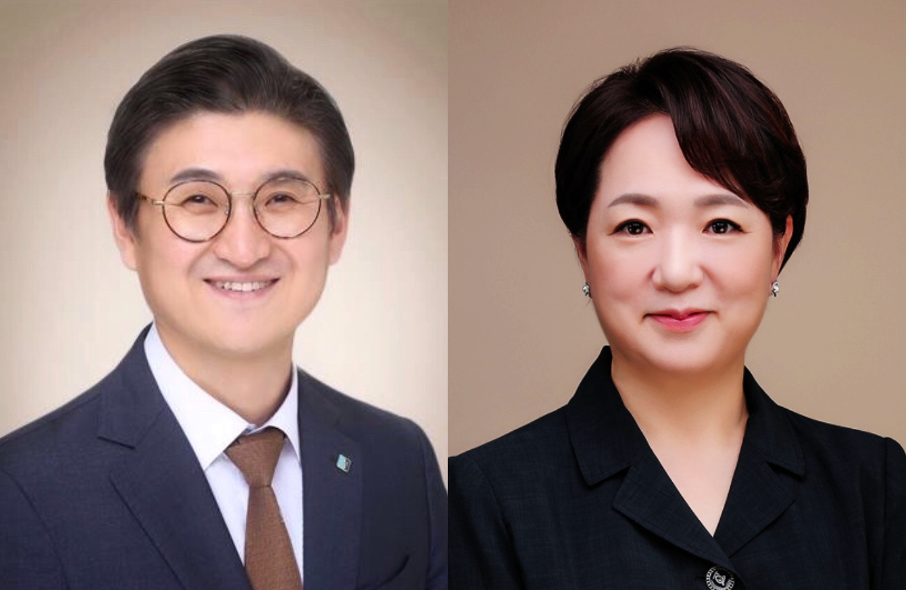 박일규 IBK기업은행 디지털그룹 부행장(왼쪽)과 오은선 IBK기업은행 금융소비자보호그룹 부행장(오른쪽). /사진제공=IBK기업은행