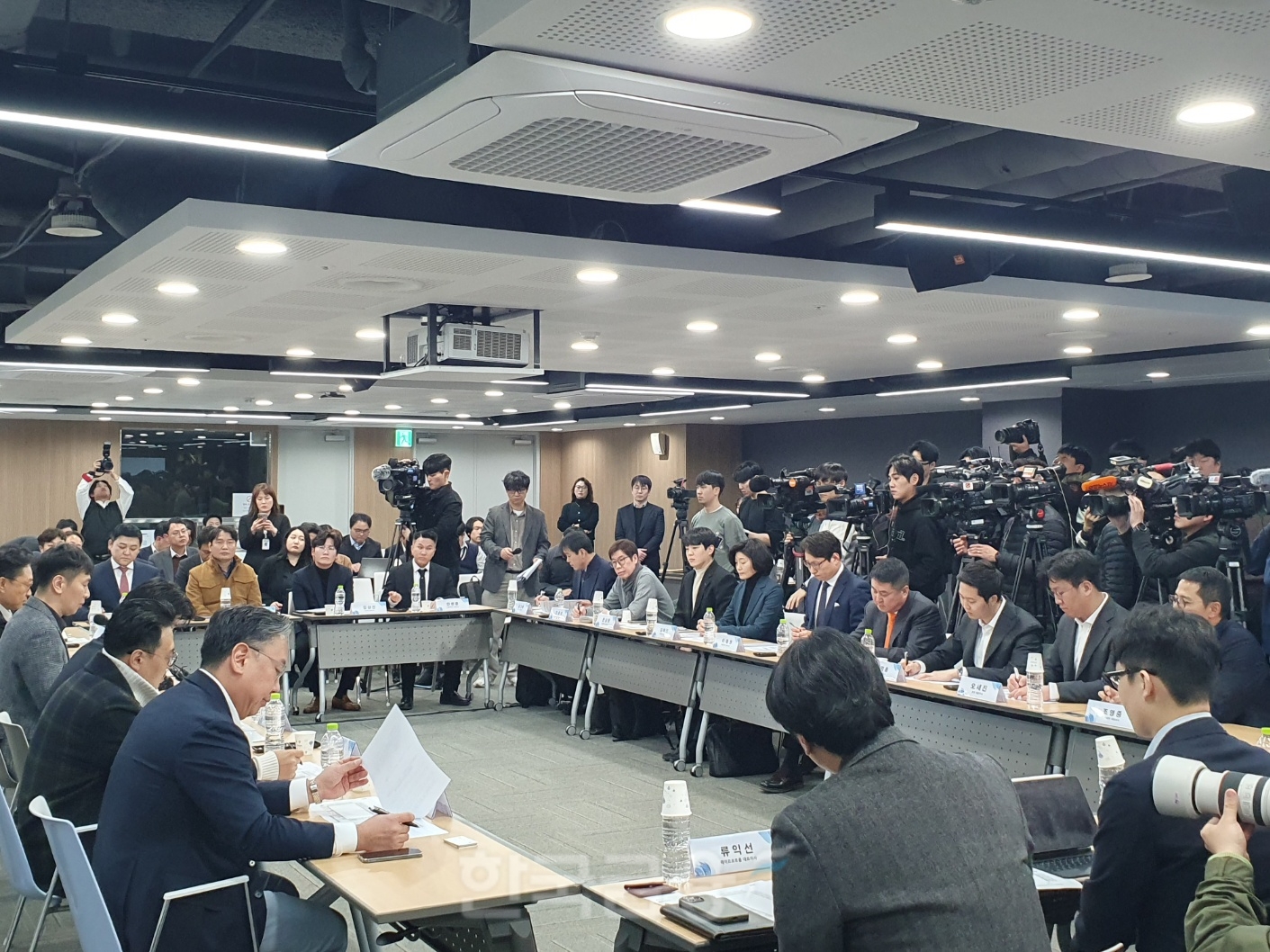 이복현 금융감독원장은 7일 서울 마포 프론트원에서 20개 가상자산사업자 CEO와 간담회를 개최하였다. 간담회 모습. / 사진= 한국금융신문(2024.02.07)