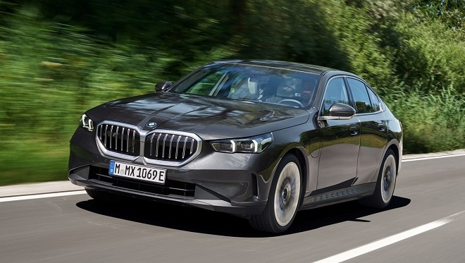 BMW, 8세대 5시리즈 플러그인하이브리드 한국 출시...전기모드 73km