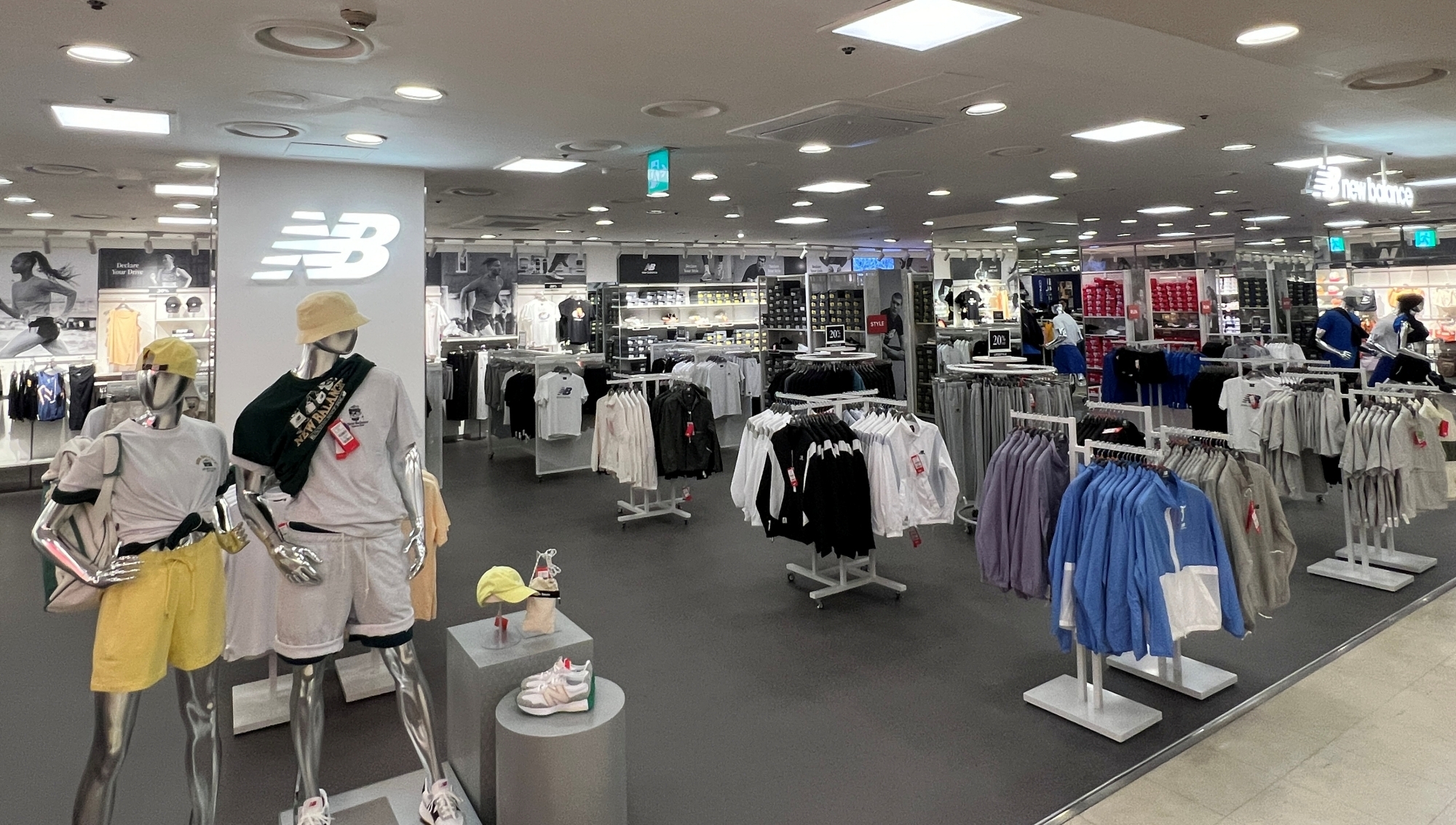 팩토리아울렛 천호점 뉴발란스팩토리 매장 전경. /사진제공=이랜드리테일
