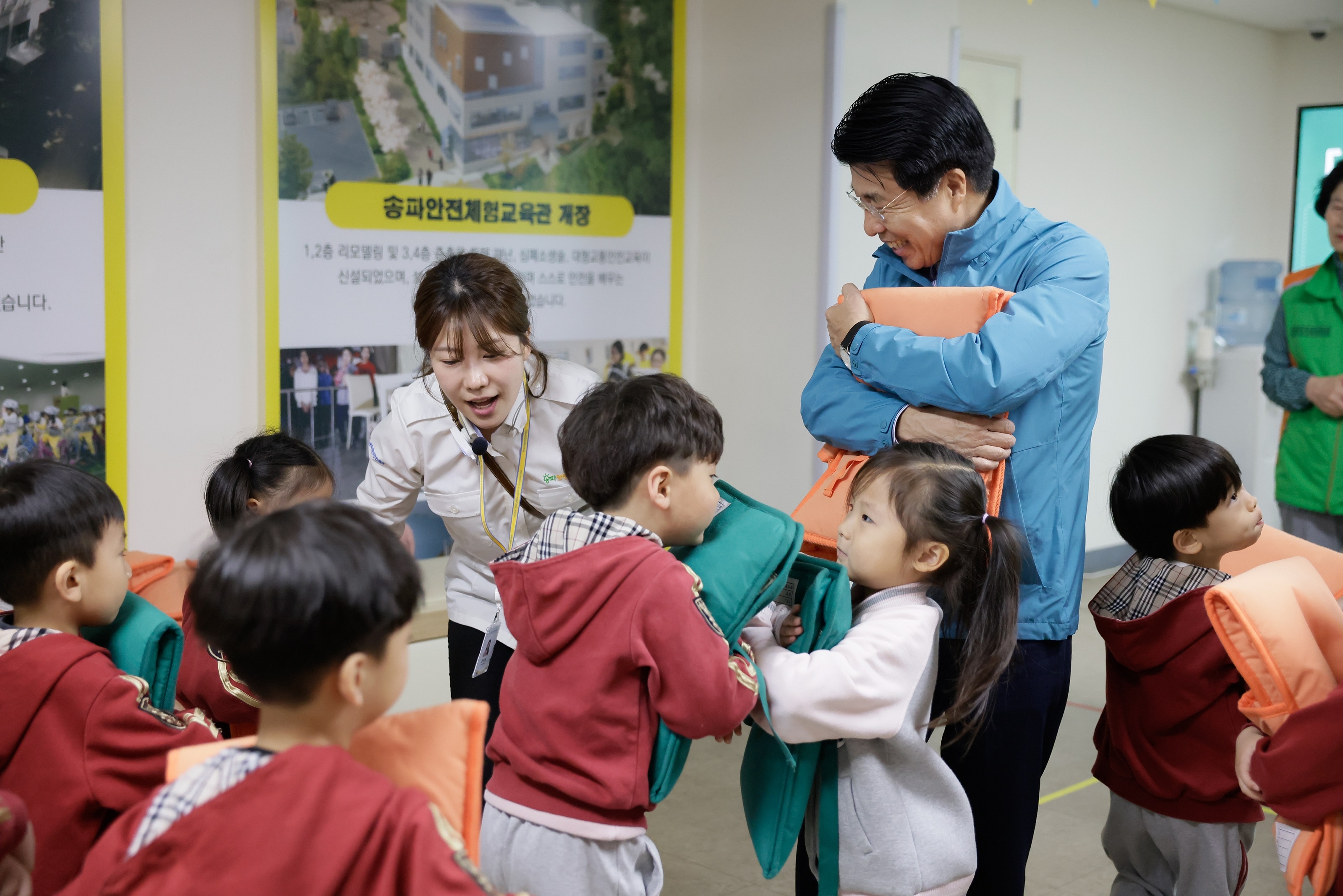 서강석 송파구청장이 '국민안전의날송파안전체험축제'에 참석했다./사진제공=송파구