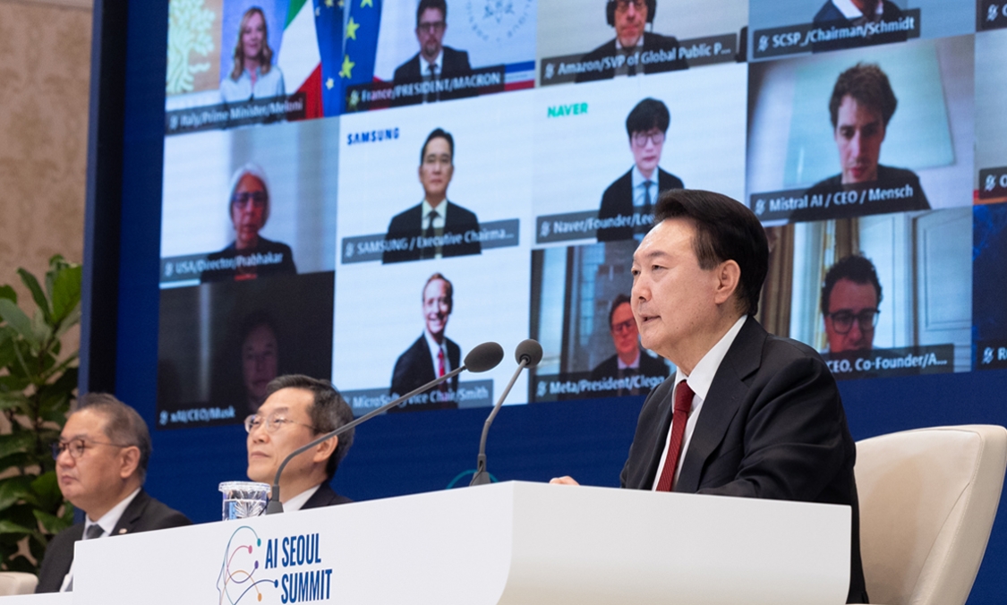 21일 열린 서울 AI정상회의에서 윤석열 대통령이 발언하고 있다./ 사진 = 대통령실