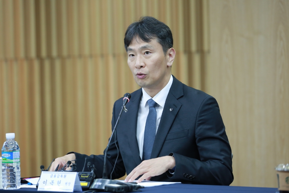 이복현 금융감독원장이 30일 생명보험교육문화센터 세미나실에서 열린 '보험회사 CEO 간담회에서 발언을 하고 있다.(2024.05.30.)./사진제공=금융감독원