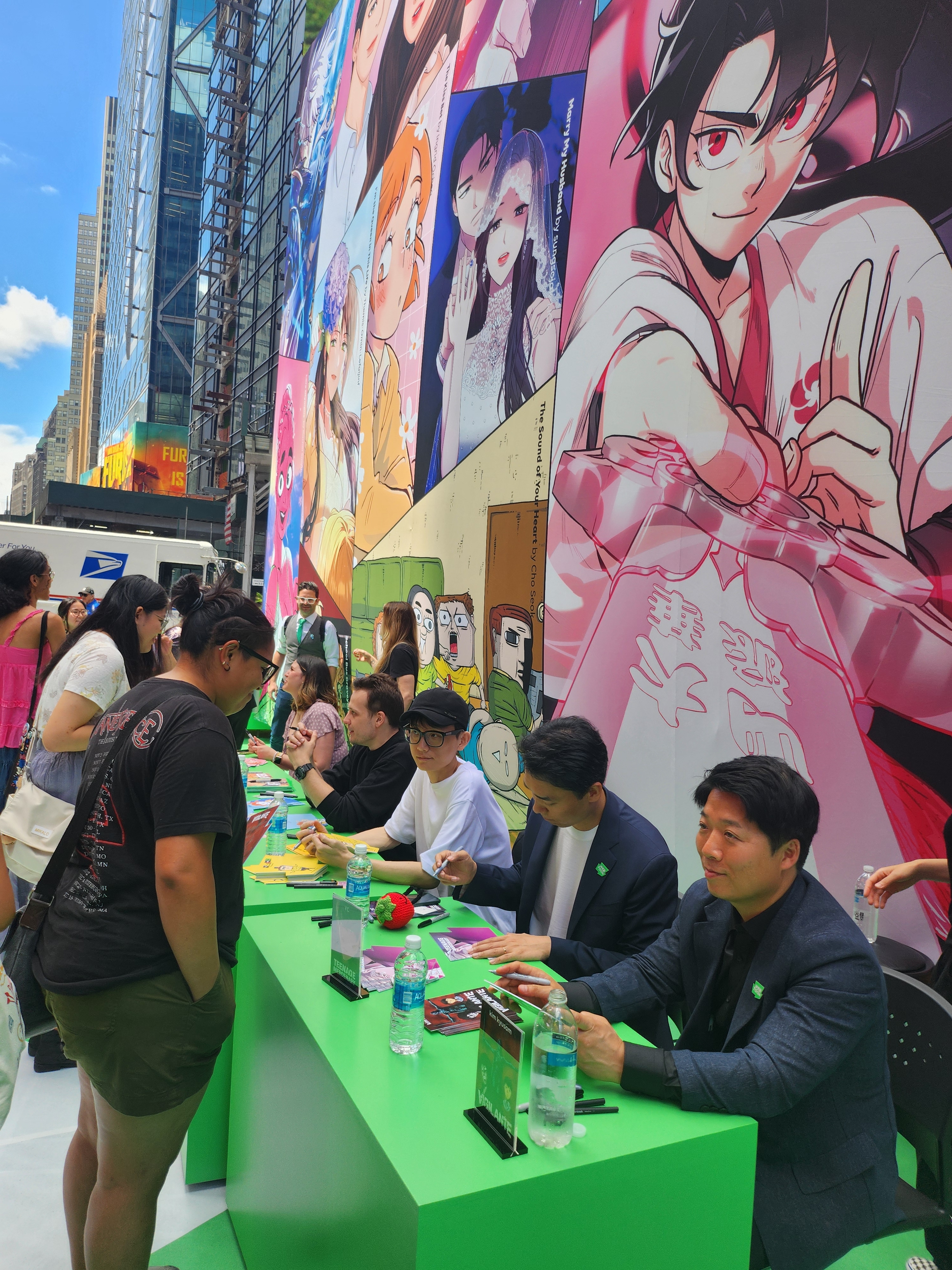 27일(미국시간) 미국에서 진행된 네이버작가 팬사인회 현장. / 사진=네이버웹툰