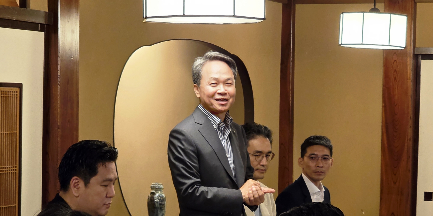 진옥동 신한금융그룹 회장이 지난달 27일 일본 도쿄에서 열린 ‘신한금융그룹 애널리스트 데’ 만찬 행사에 참석해 발언하고 있다./사진제공=신한금융