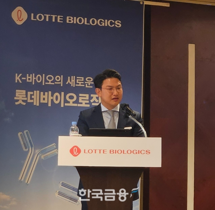 이원직 롯데바이오로직스 대표이사가 지난 2일 서울 잠실 롯데호텔에서 기자간담회를 개최하고 송도 바이오 캠퍼스 주요 시설과 향후 사업 방향에 대해 설명하고 있다. (2024.07.02) /사진=신혜주 기자