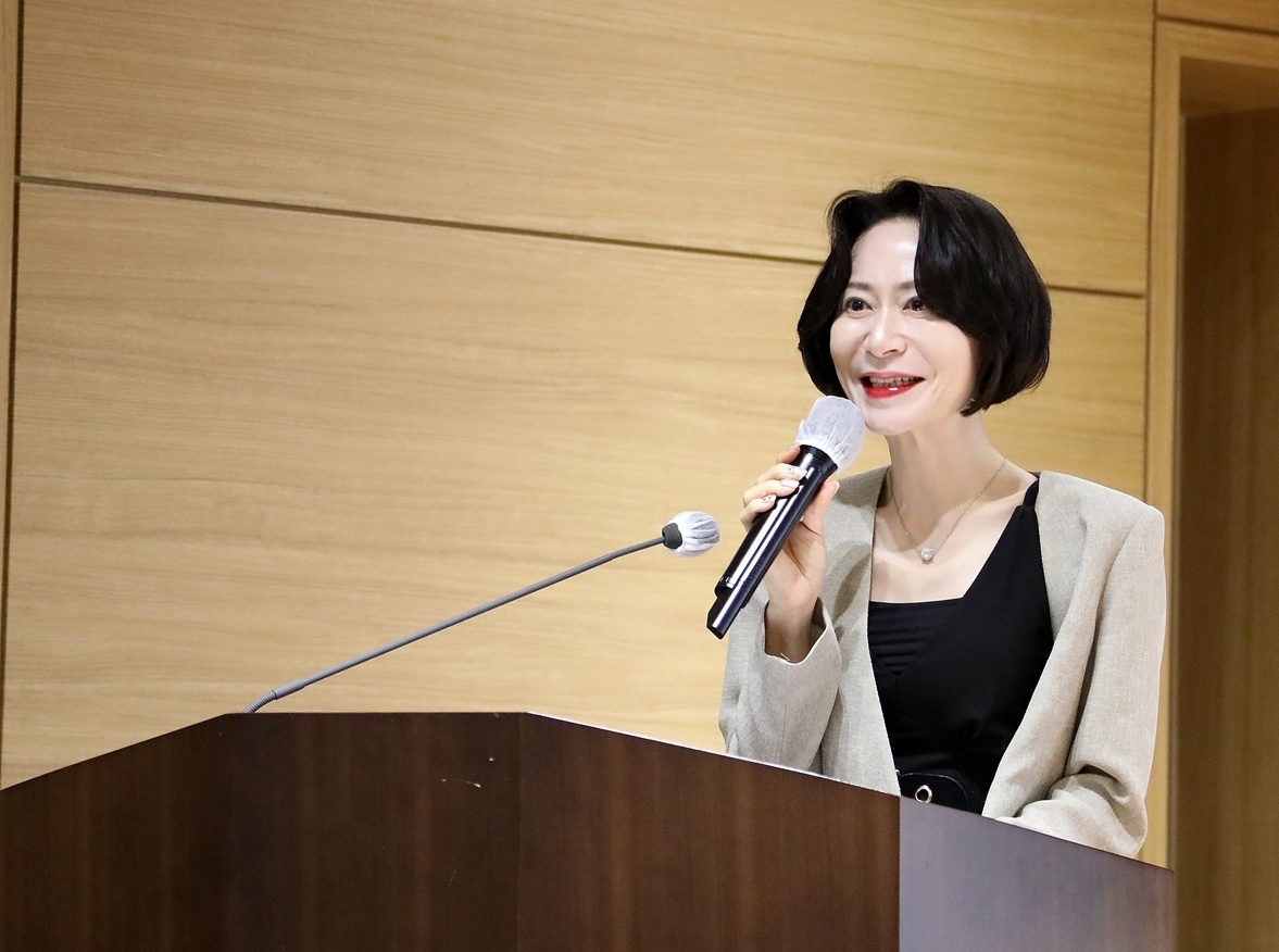 장혜선 이사장이 취업준비생 6기 지원 오리엔테이션에 참석한 모습. /사진제공=롯데장학재단