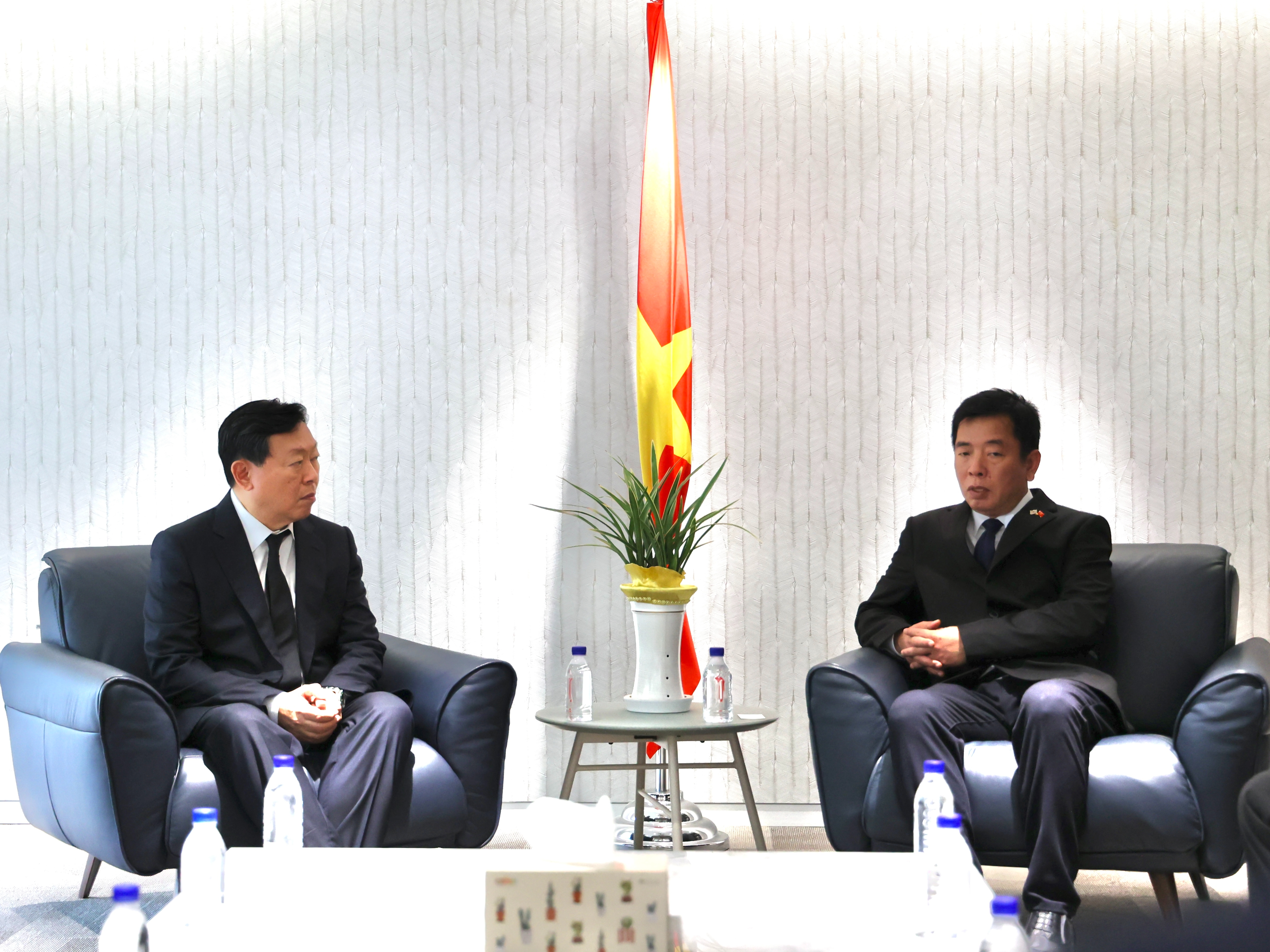 신동빈 롯데그룹 회장이 베트남 서기장을 조문했다. /사진제공=롯데