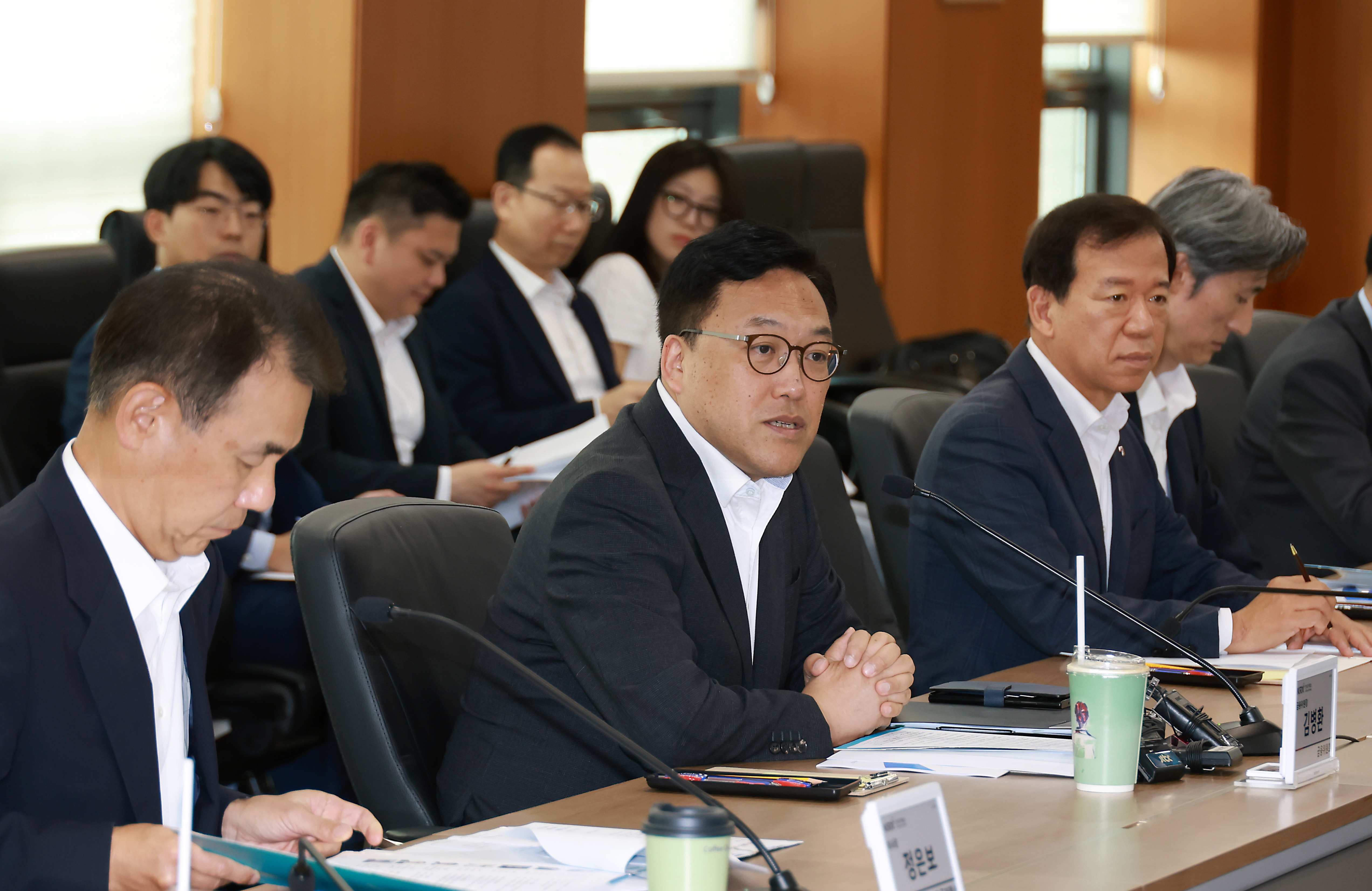 김병환 금융위원회 위원장이 12일 서울 여의도 한국거래소에서 열린 기업 밸류업 상장기업 간담회에서 발언하고 있다./사진제공=금융위원회(2024.8.12)