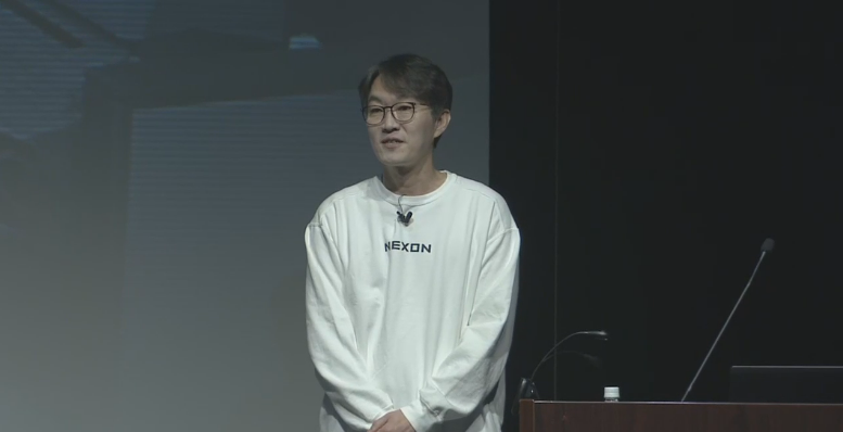 이정헌 넥슨(일본 법인) 대표가 3일 일본 도쿄에서 취임 후 첫 대규모 IR 행사를 통해 미래 비전을 공개했다. / 사진=넥슨 일본법인 IR 라이브 캡처.