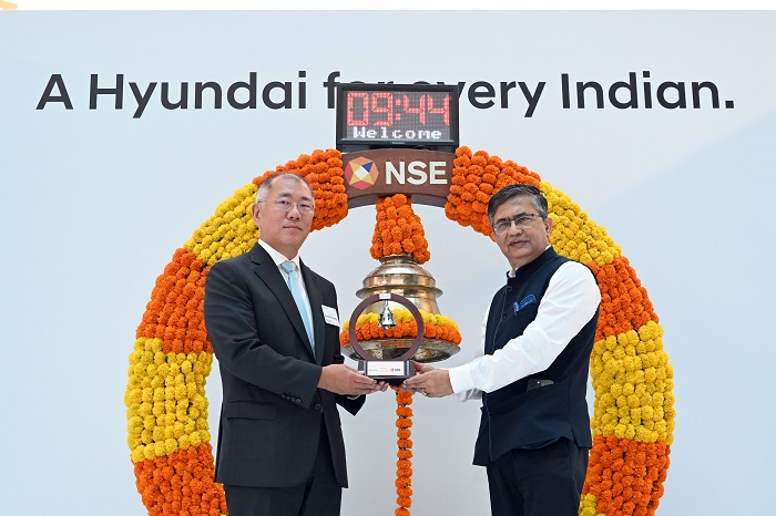 정의선 현대자동차그룹 회장(왼쪽)과 아쉬쉬 차우한 인도증권거래소(NSE) 최고운영자(CEO). 사진=현대차그룹