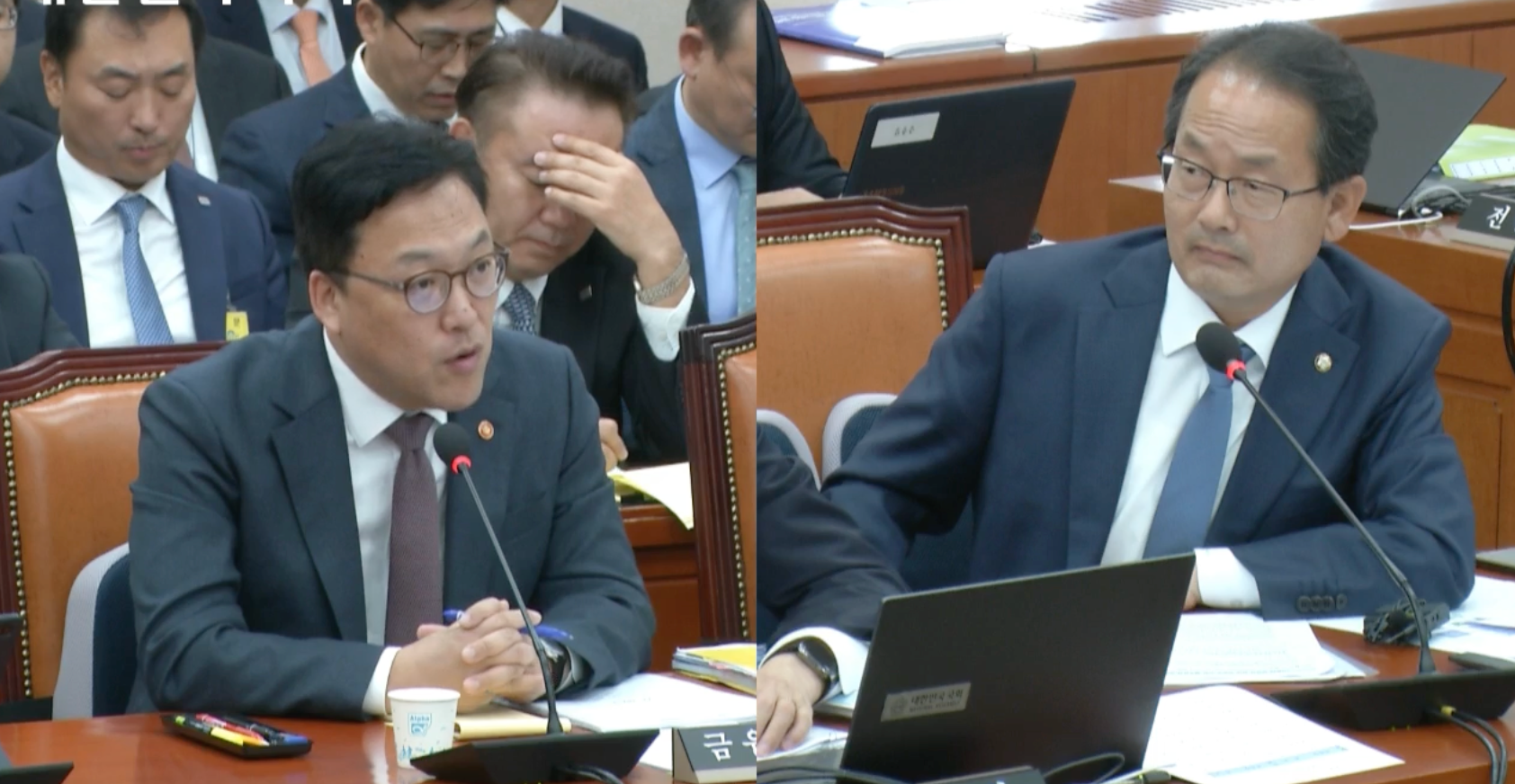 김병환 금융위원장(왼쪽)이 14일 국회에서 열린 정무위원회 종합 국정감사에서 강준현 더불어민주당 의원의 질의에 답하고 있다./사진=국회인터넷의사중계시스템