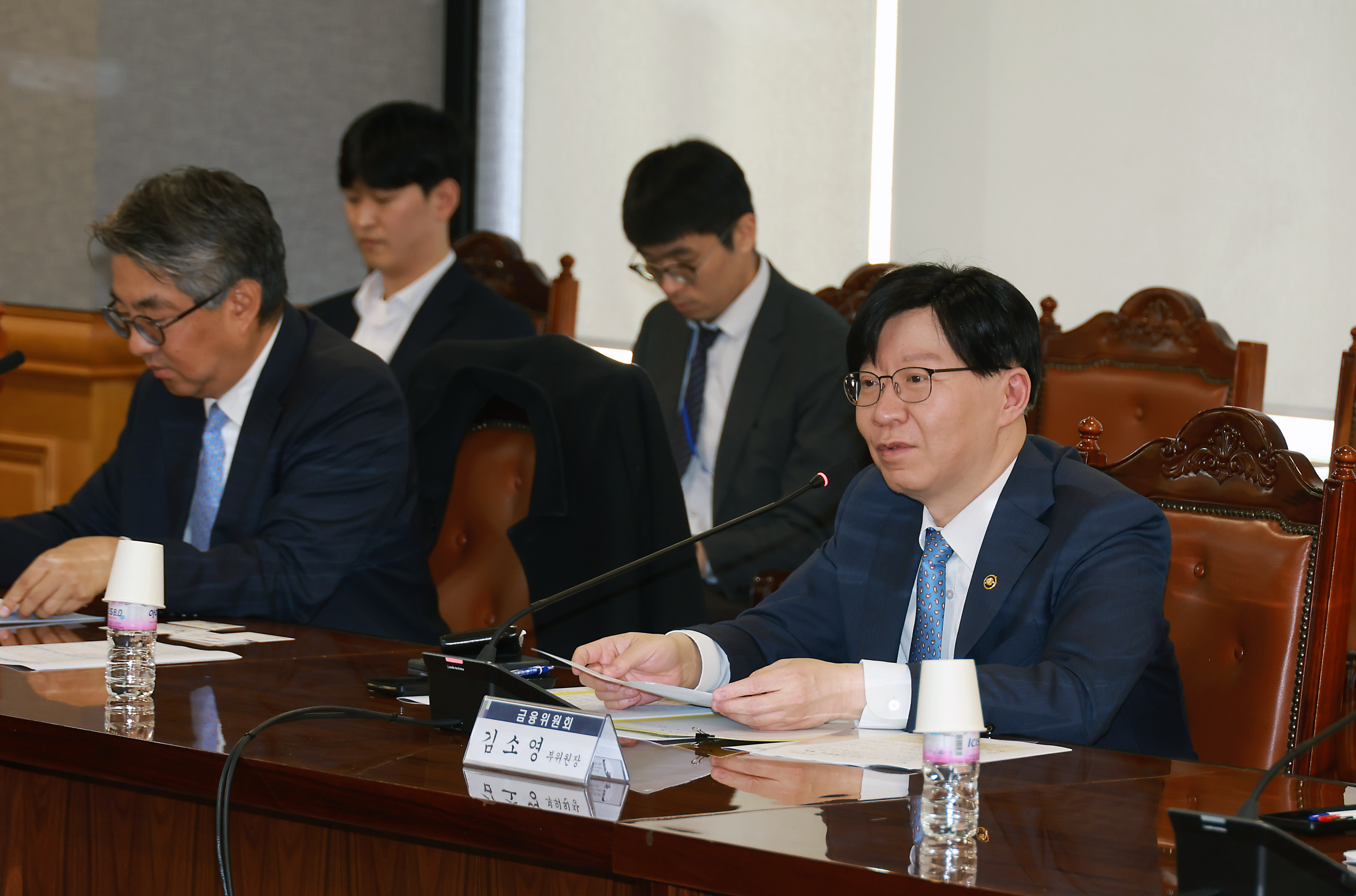 김소영 금융위원회 부위원장이 13일 오후 서울 중구 은행회관에서 금융시장 현안 점검·소통 회의를 열고 미국 대선과 FOMC 이후의 국내외 경제·금융 여건을 점검하는 한편 시장 안정을 위한 정책 대응 체계에 대해 논의했다./사진제공=금융위