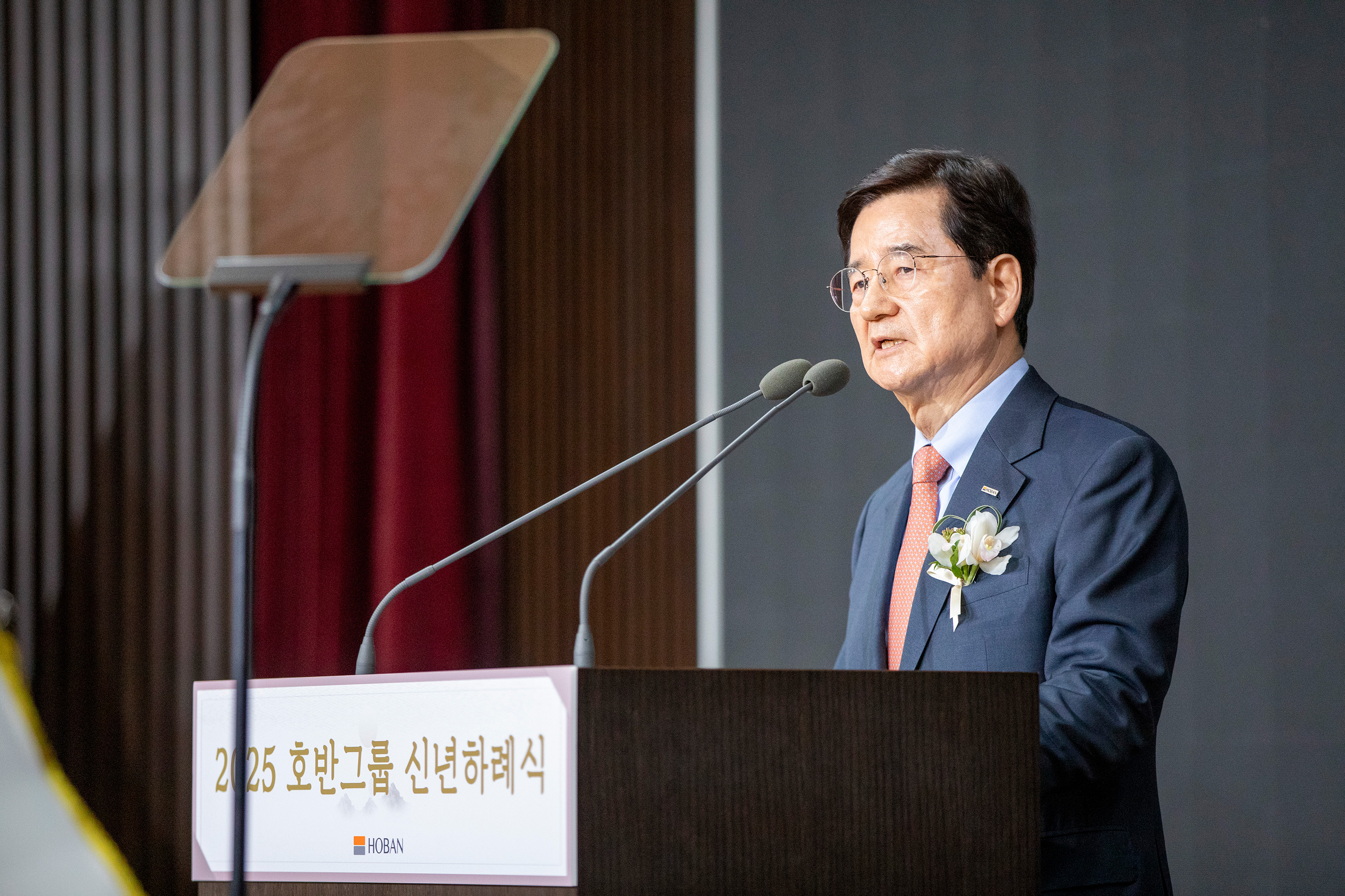 김선규 호반그룹 회장이 신년사를 하는 모습./사진제공=호반그룹