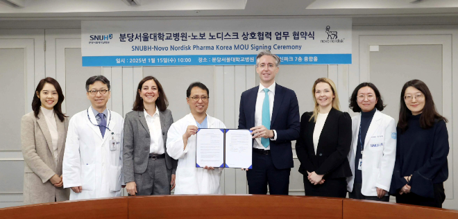 왼쪽부터 분당서울대학교병원 이학종 의생명연구원장, 한국 노보 노디스크제약 사샤 세미엔추크 대표. /사진=한국 노보 노디스크제약