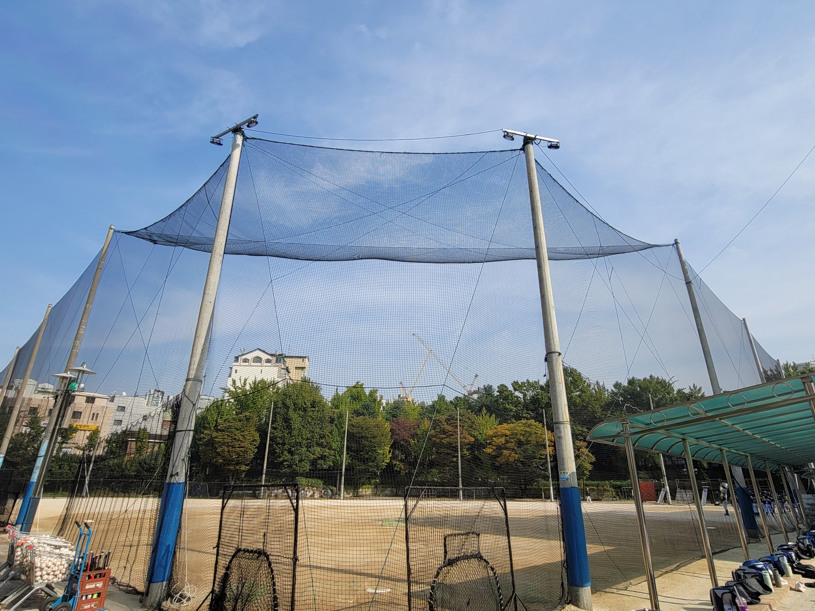 안전사고 예방을 위한 비구방지 그물안전망 설치./사진제공=송파구