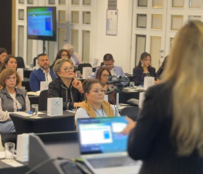 지난달 27일부터 2일간 에콰도르 가야킬·키토에서 열린 나보타 론칭 심포지엄에서 강의가 진행되고 있다. /사진=대웅제약