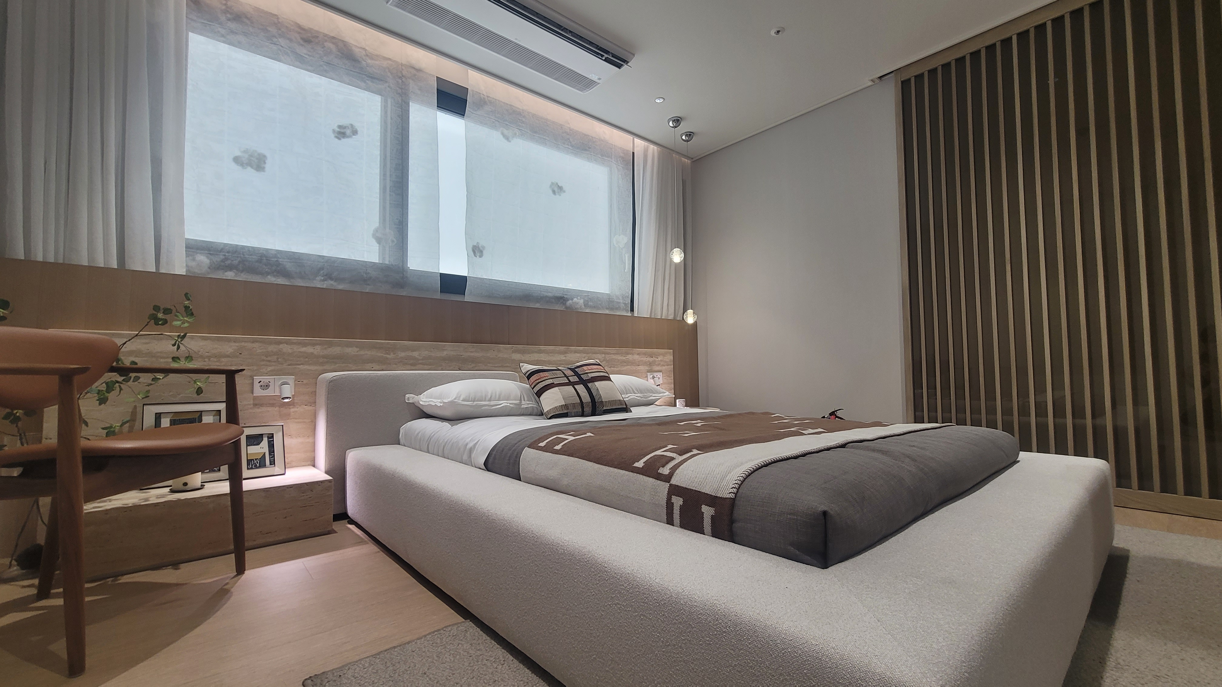 디 셀렉션 '모던 내추럴'이 적용된 안방./사진=주현태 기자