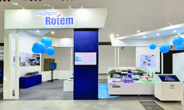 '2025 스마트 시티 서밋 & 엑스포(2025 SCSE)'에 참가한 현대로템 전시관 전경. /사진제공=현대로템