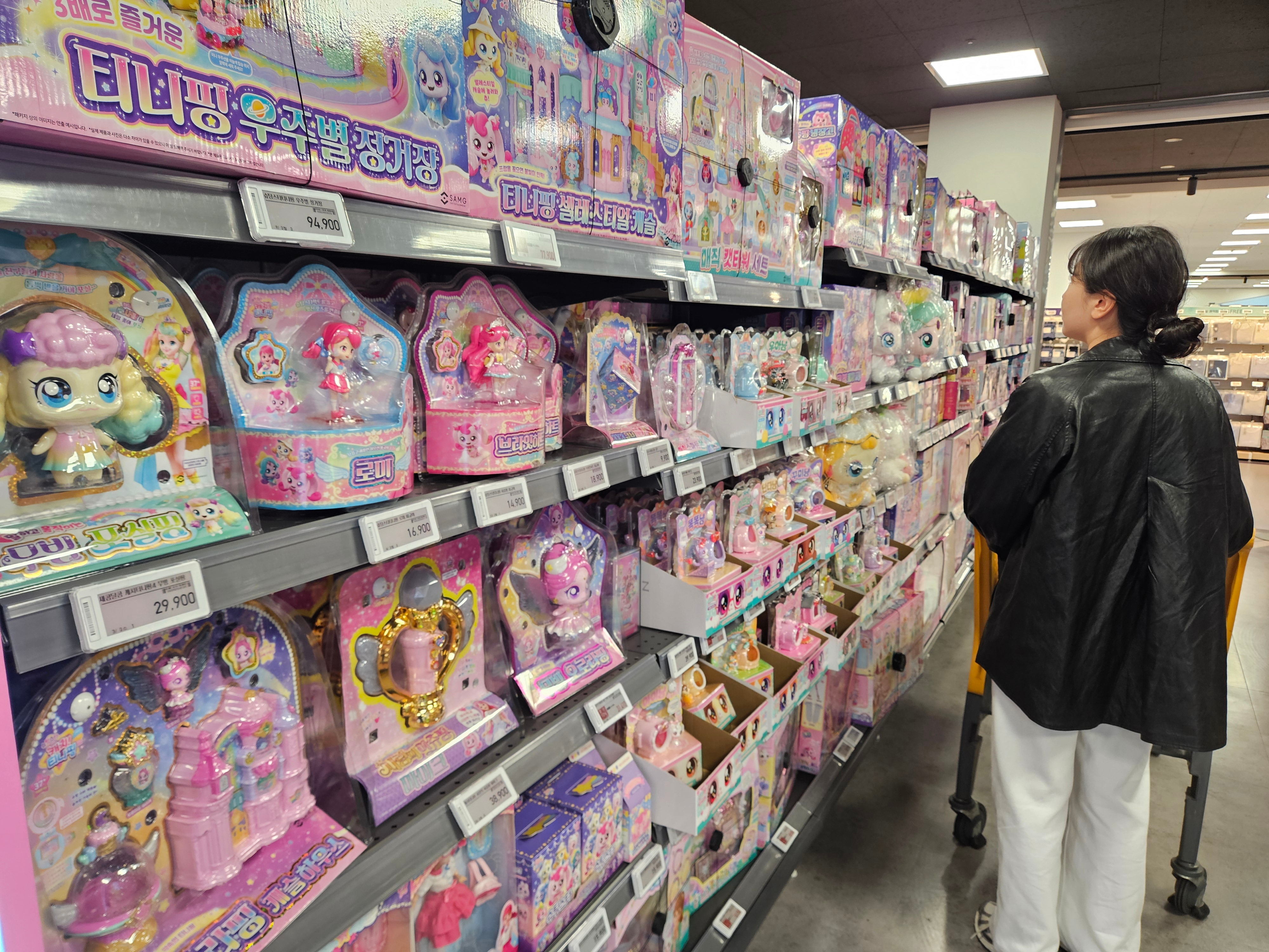 이마트가 어린이날을 맞아 오는 5월6일까지 캐릭터 행사를 진행한다. /사진제공=이마트