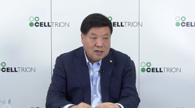 서정진 셀트리온 회장 15일 온라인 간담회에서 발언하고 있다. /사진=셀트리온 유튜브 갈무리