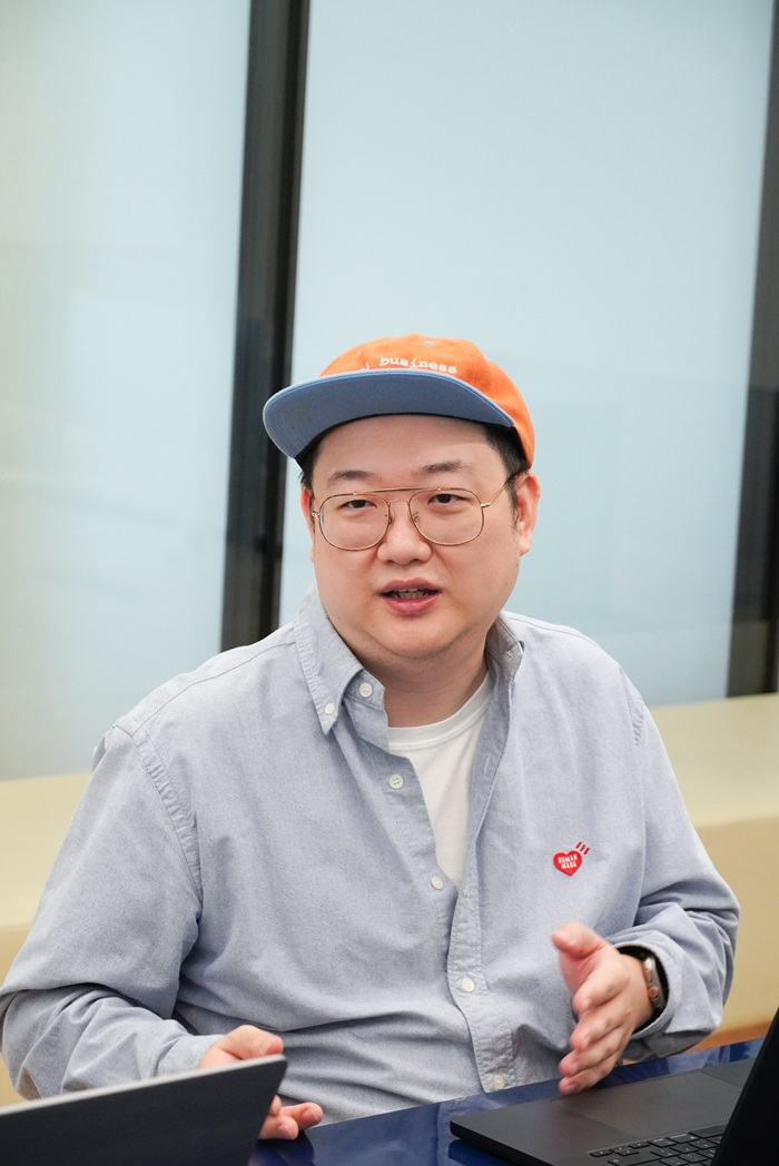 정중재 NHN 게임사업실장이 지난달 30일 진행된 본지와의 인터뷰에서 '다키스트 데이즈'의 향후 로드맵을 설명했다. / 사진=NHN