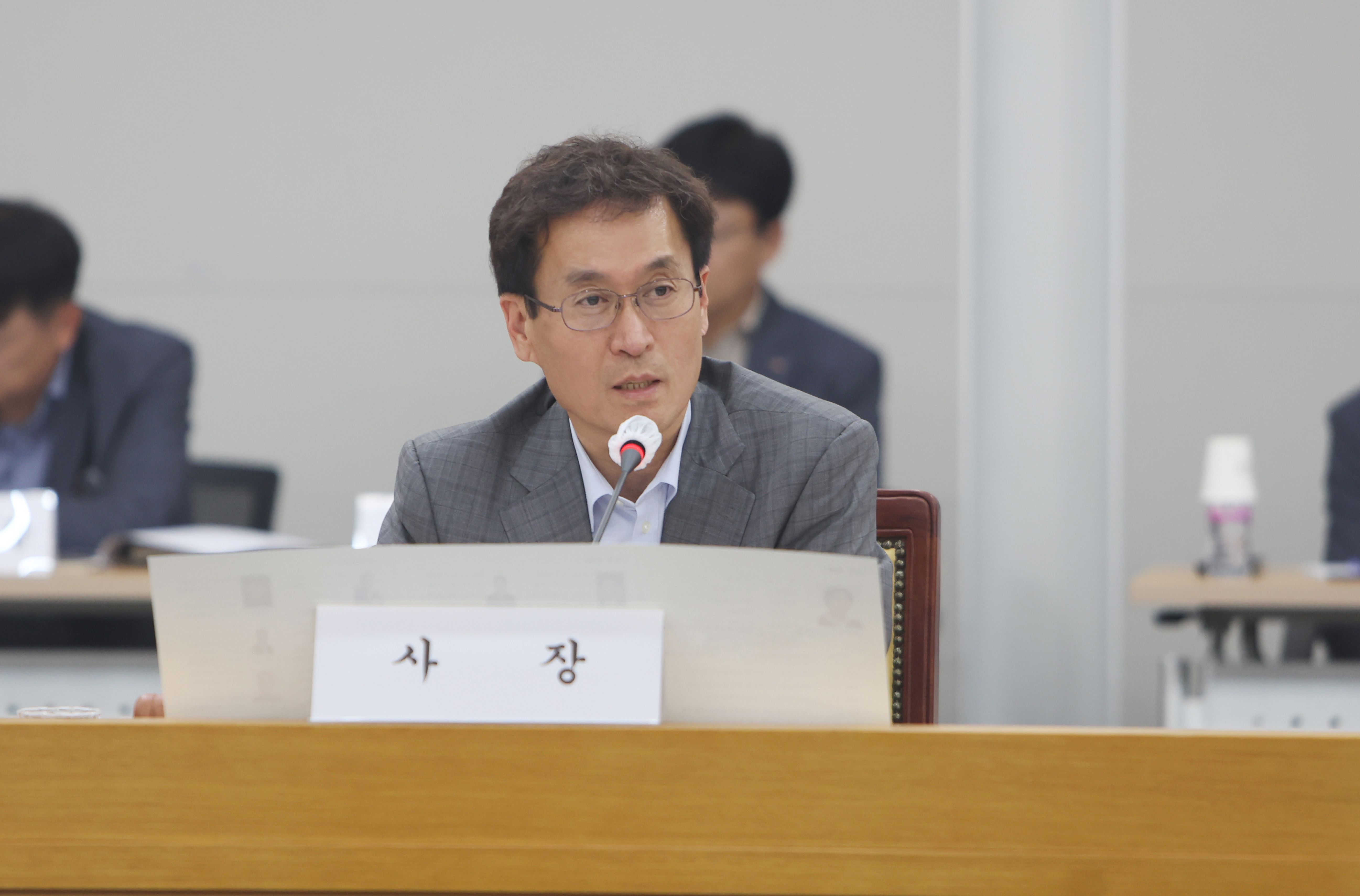 함진규 한국도로공사 사장이 16일 임원들에게 내부통제의 중요성을 강조하고 있다. ⓒ 한국도로공사