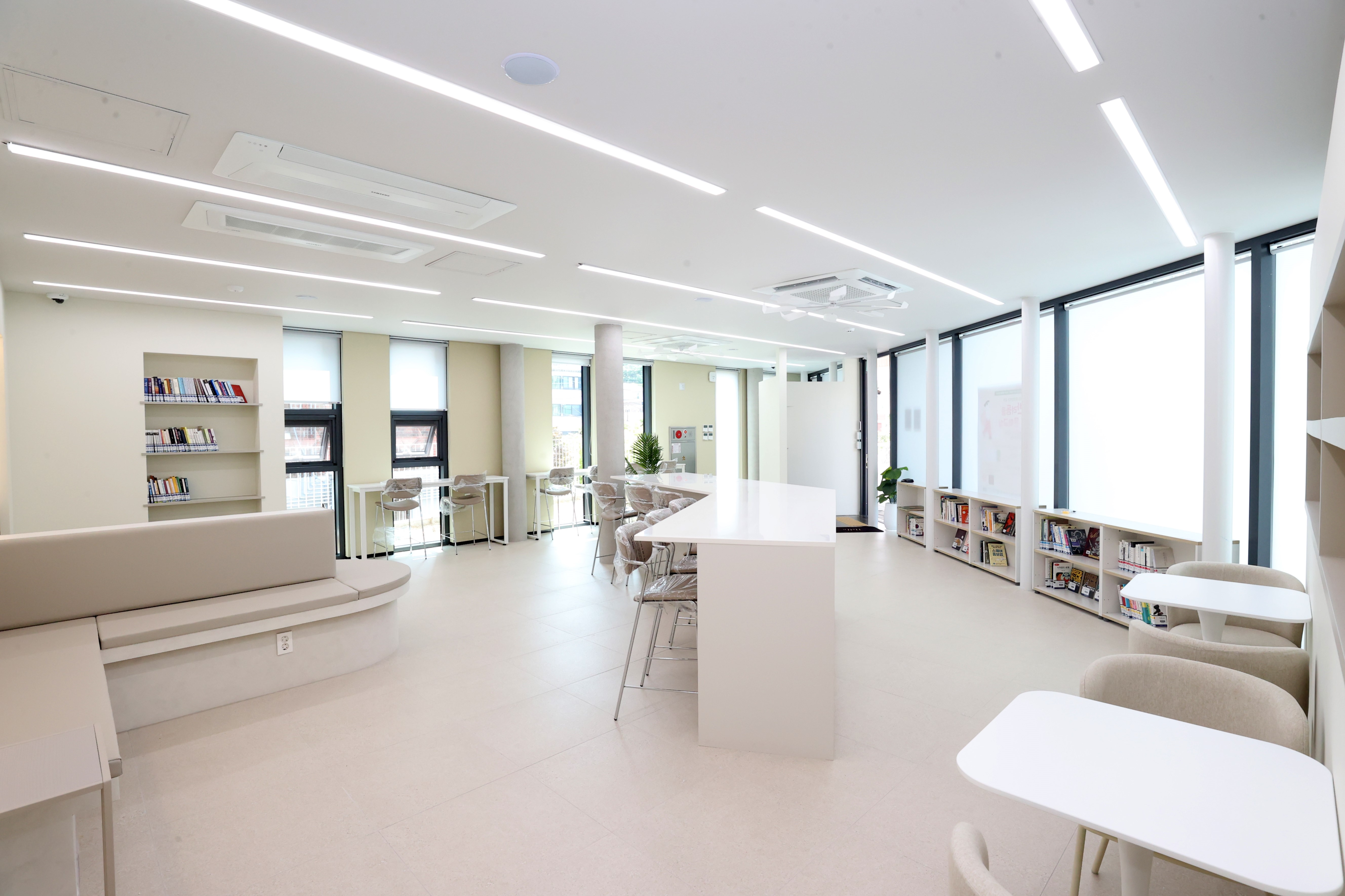 상도 이음센터 내 북카페 모습. / 사진제공=동작구