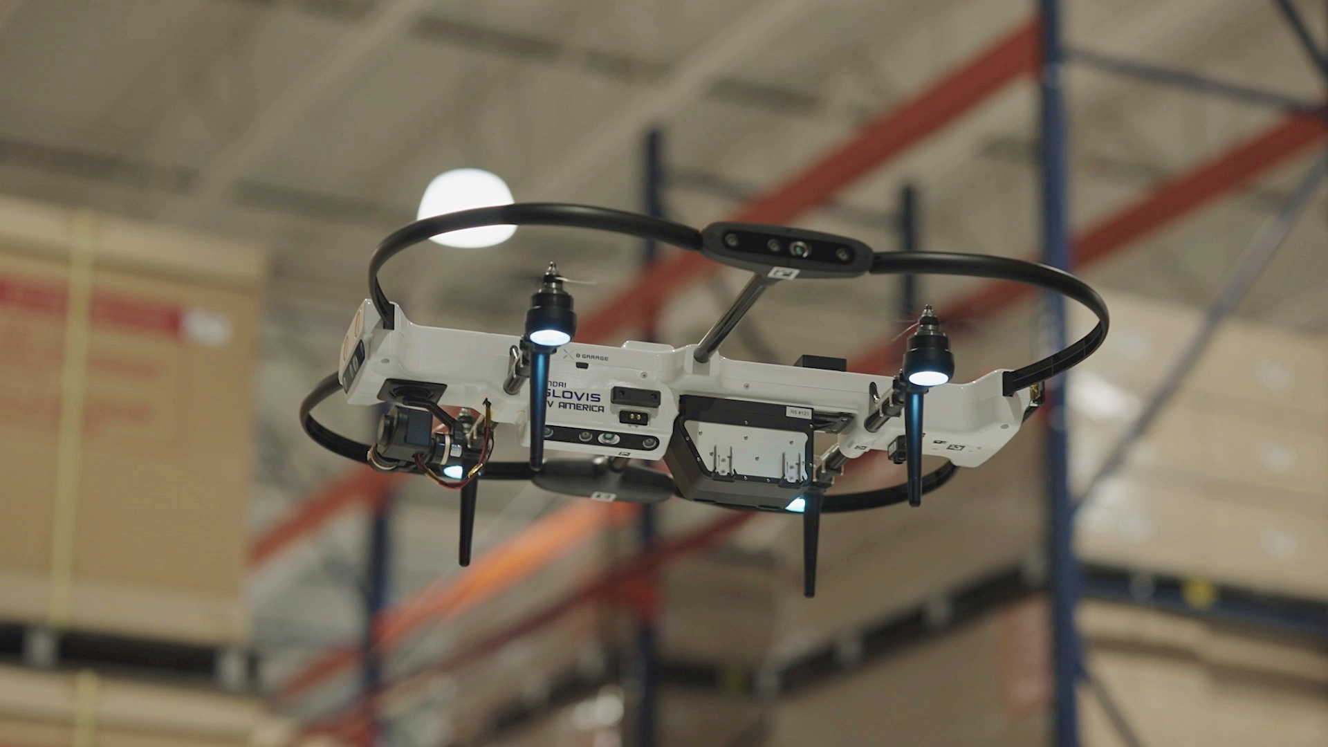 재고관리에 투입된 현대글로비스 자율주행 드론. / 사진=현대글로비스