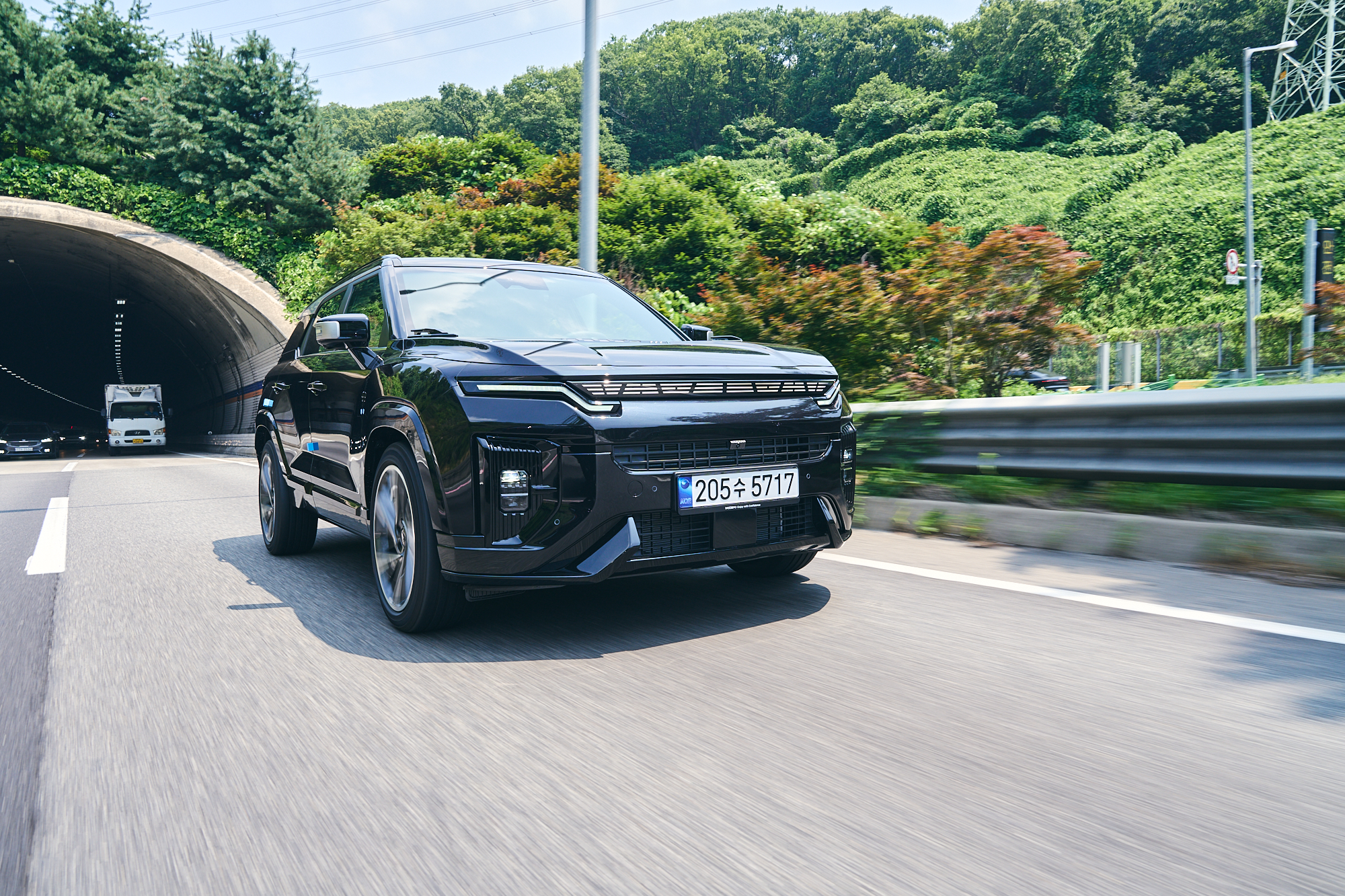 KGM 액티언 하이브리드 주행샷. / 사진=KGM