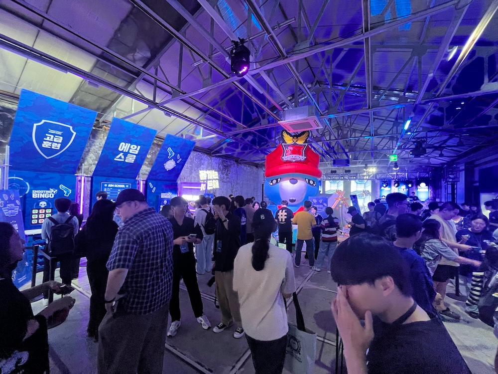 넥슨 온라인 FPS 게임 '서든어택' 이 서비스 20주년 팝업스토어 '서든캠프'를 열었다. / 사진=정채윤 기자