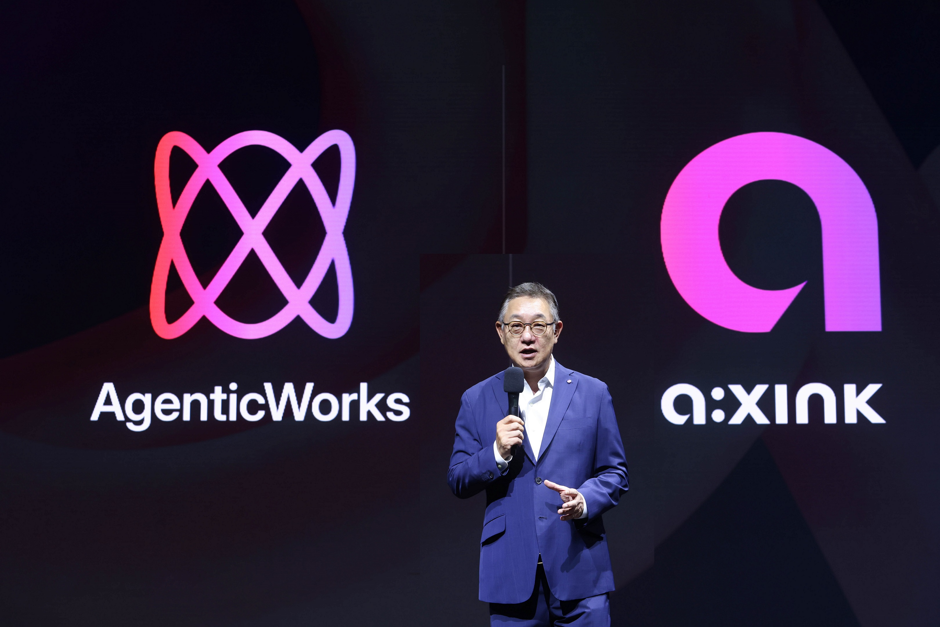 현신균 LG CNS 대표가 25일 열린 LG CNS 'AX 미디어데이'에서 환영사를 하고 있다. / 사진=LG CNS