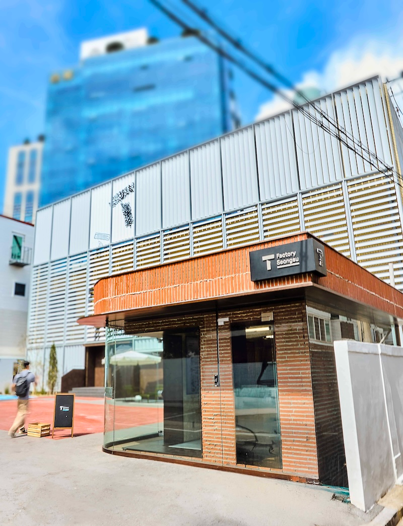 SK텔레콤은 플래그십 스토어 ‘T팩토리 성수’를 5일 서울 성동구 성수동에 오픈한다고 4일 밝혔다. / 사진=SKT