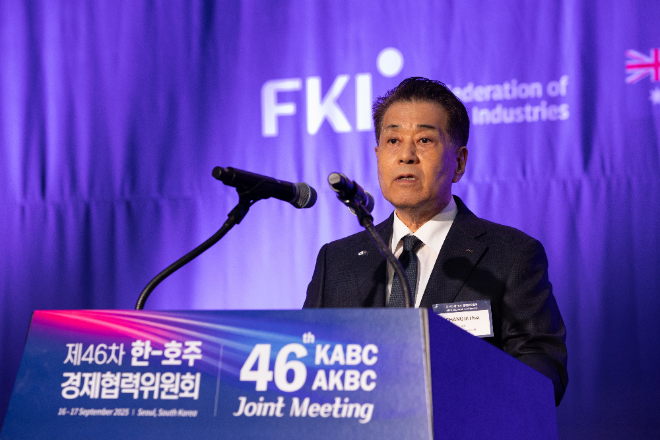 장인화 포스코그룹 회장이 17일 열린 한-호주 경제협력위원회 회의에서 환영사를 전하고 있다. / 사진=포스코그룹