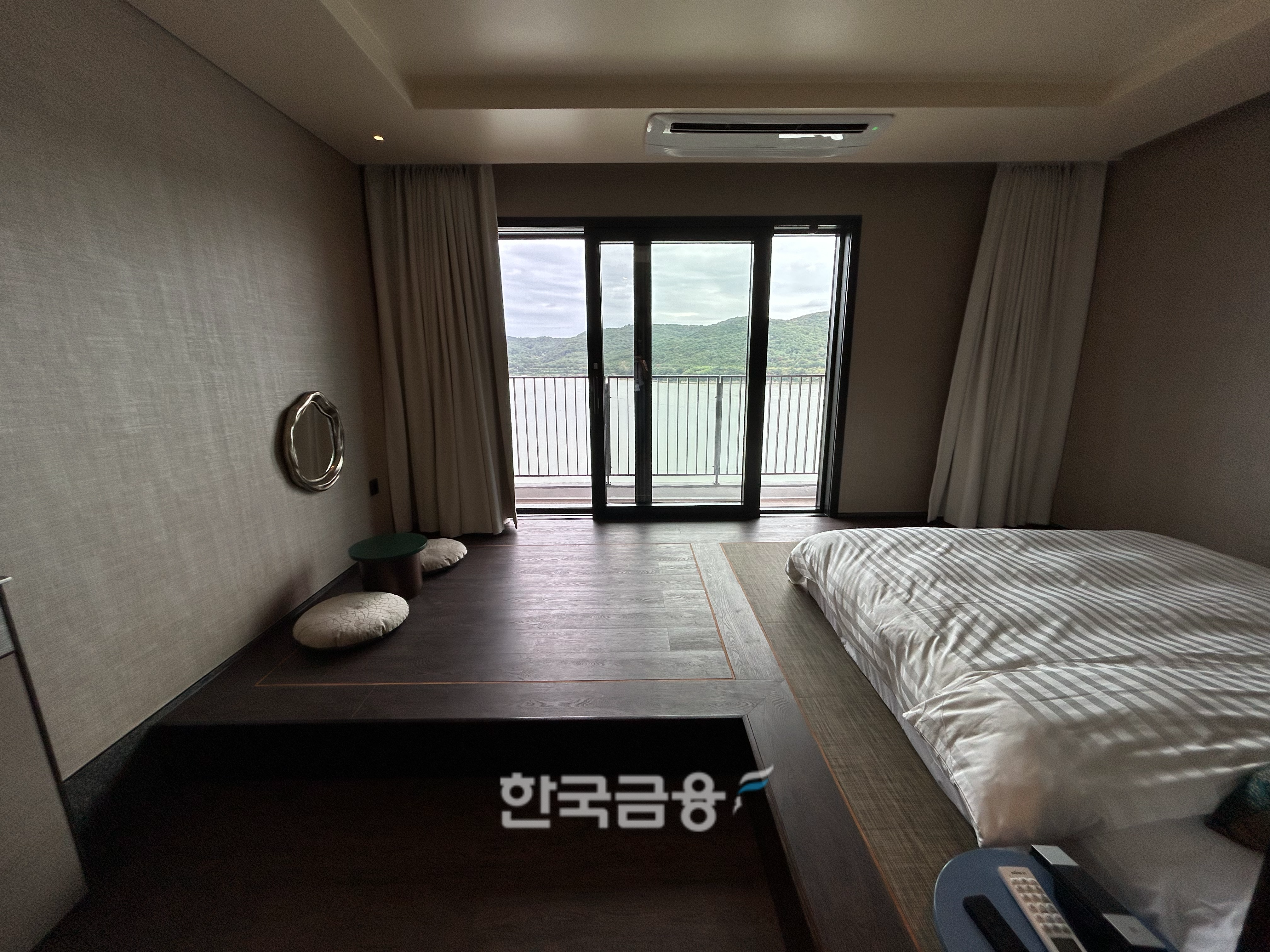 보문호수가 한눈에 들어오는 객실. /사진=박슬기 기자