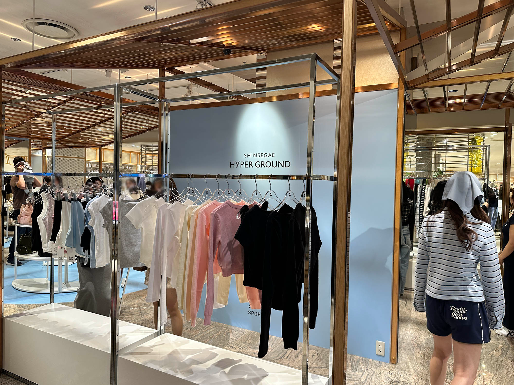 신세계백화점 K-브랜드와 함께 일본 시부야 런웨이에 참석하는 한편 팝업스토어도 진행한다./사진제공=신세계백화점