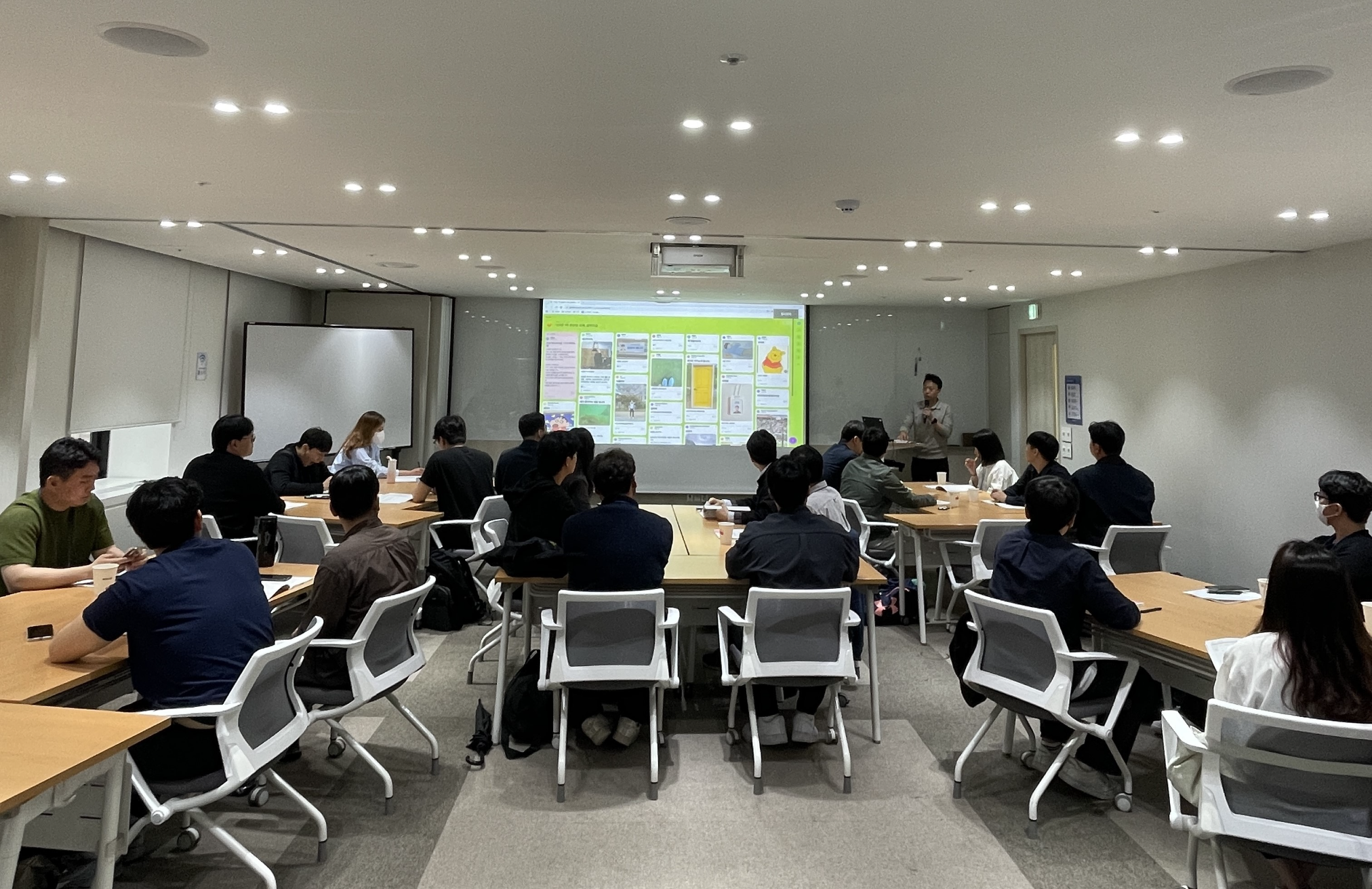 삼표그룹이 최근 신규 입사자 40명을 대상으로 온보딩 교육을 실시한 가운데 광화문 본사 비즈니스센터에서 계열사 및 사업 소개가 진행되고 있다./사진제공=삼표그룹