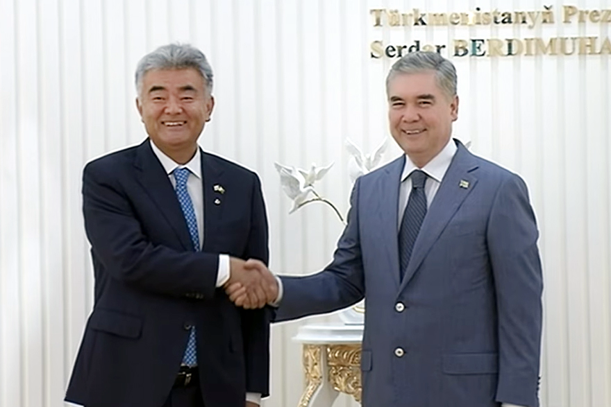 정원주 회장이 구르반굴리 베르디무하메도프 투르크메니스탄 최고지도자를 예방하고 있다. /사진제공=대우건설