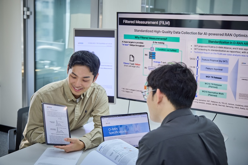 SK텔레은 글로벌 오픈랜 표준화 기구 ‘O-RAN얼라이언스’에서 무선망 데이터 수집 고도화 기술 ‘필름(Filtered Measurements)’에 대한 기술 문서를 발간했다고 29일 밝혔다. / 사진=SKT