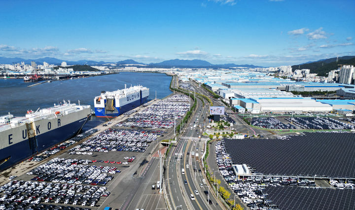 현대차그룹 울산공장과 선적 부두 전경. / 사진=현대차그룹