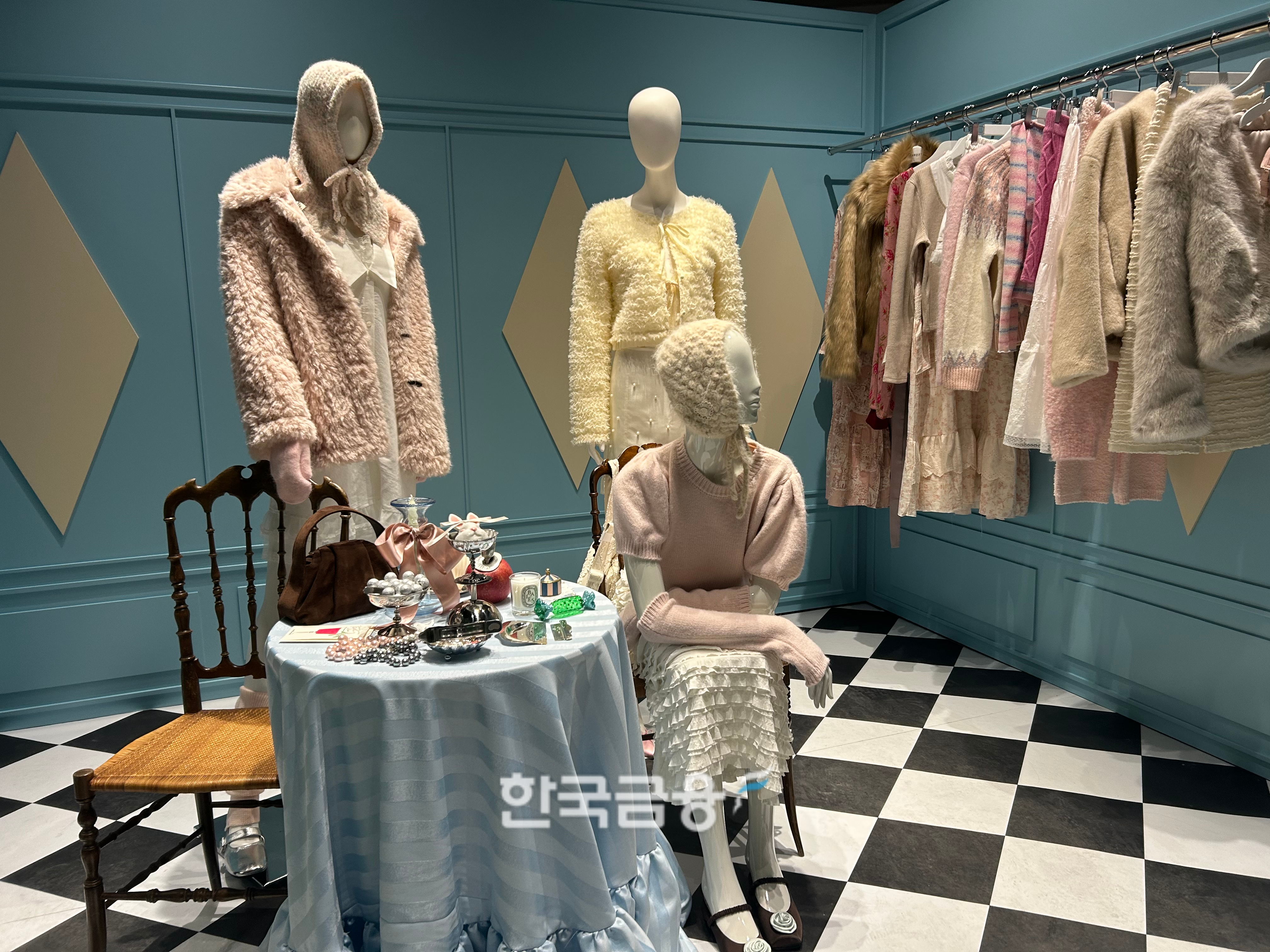 '공주의 옷장'을 콘셉트로 한 첫 번째 공간./사진=박슬기 기자