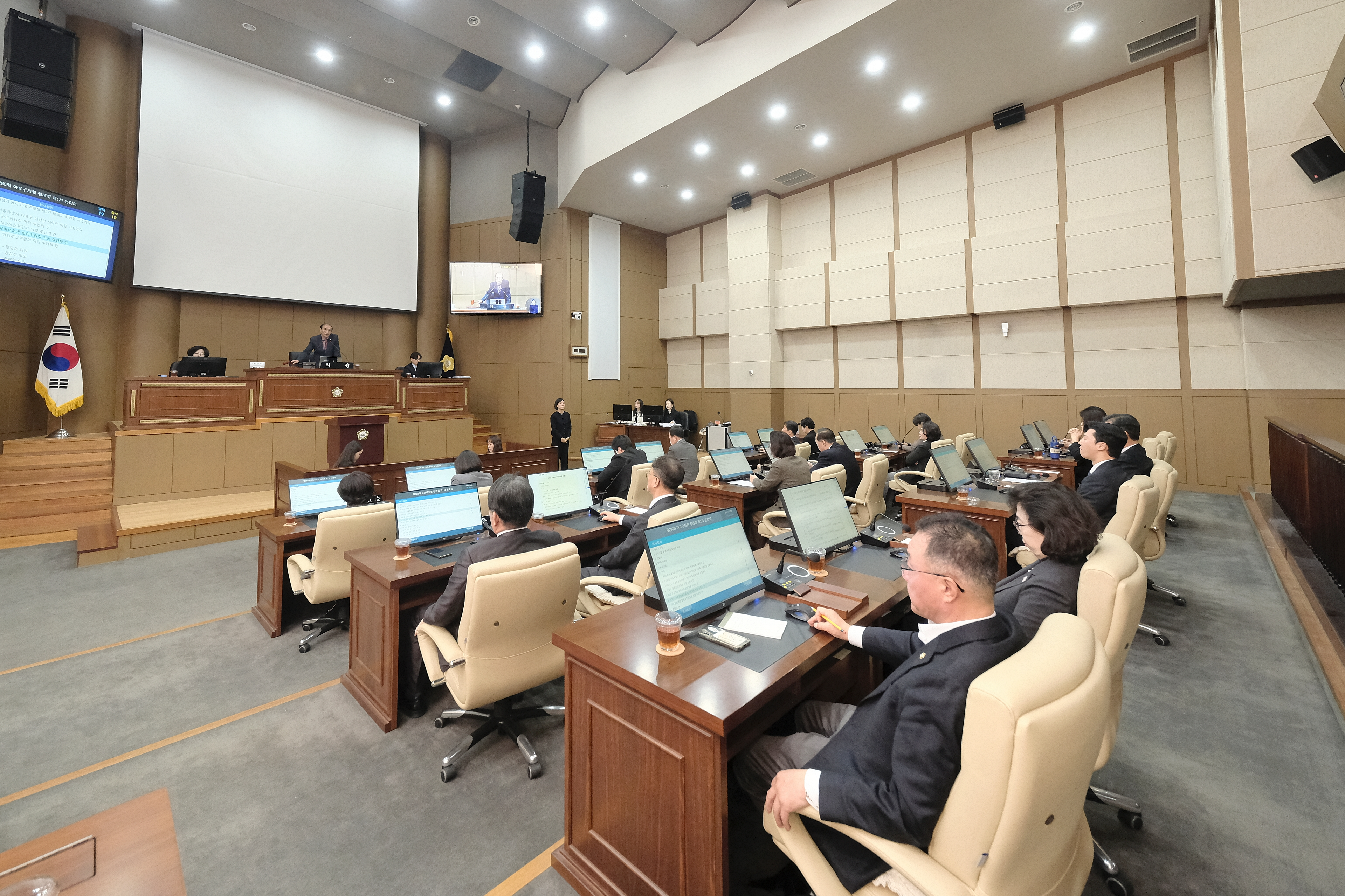 백남환 마포구의회 의장이 본회의를 주재하는 모습./사진제공=마포구의회