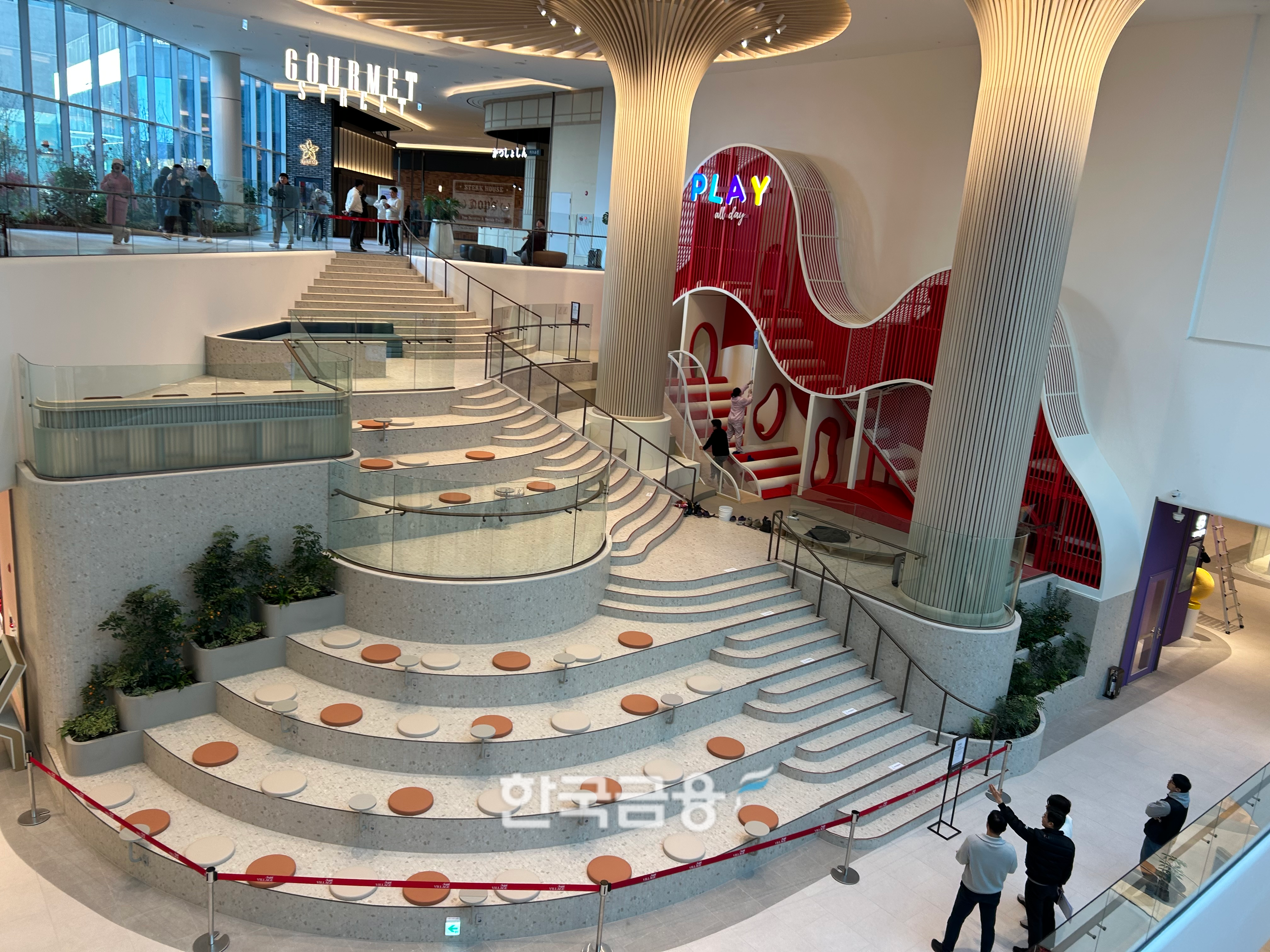 스파필드 빌리지 운정에는 앉아서 쉴 수 있는 공간이 많다./사진=박슬기 기자